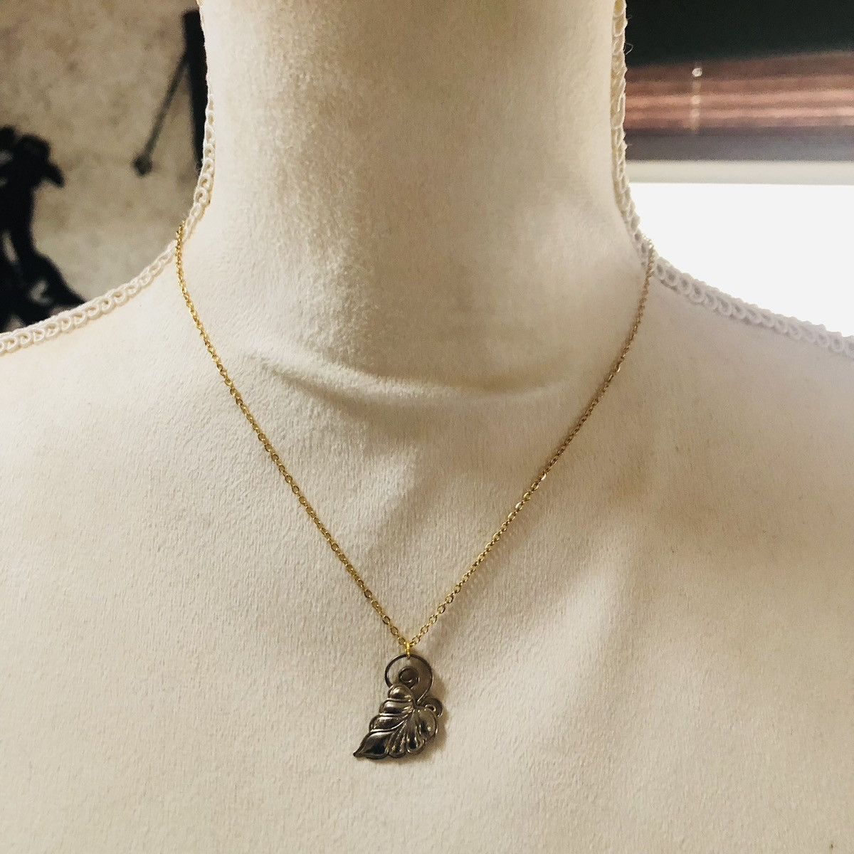 Handmade Handcrafted vintage old filigree leaf pendant necklace Size ONE SIZE - 2 Thumbnail