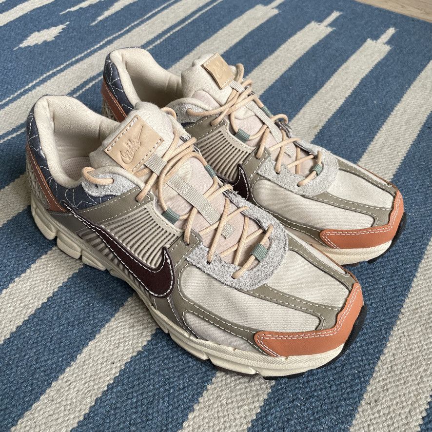 NIKE ZOOM VOMERO 5 Sneakers