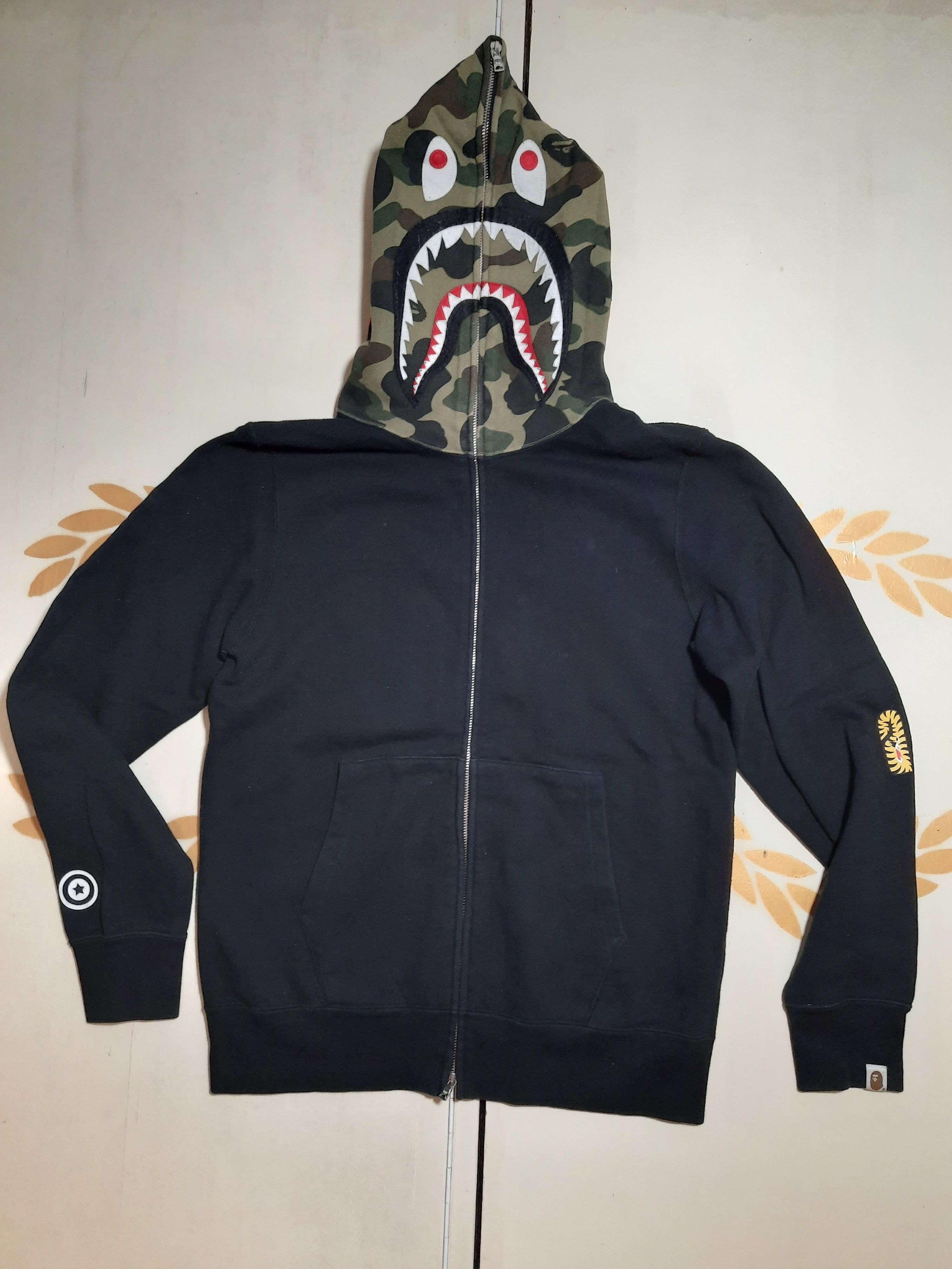 Bape 1st Camo Shark Full Zip Hoodie Size US L / EU 52-54 / 3 - 1 Thumbnail