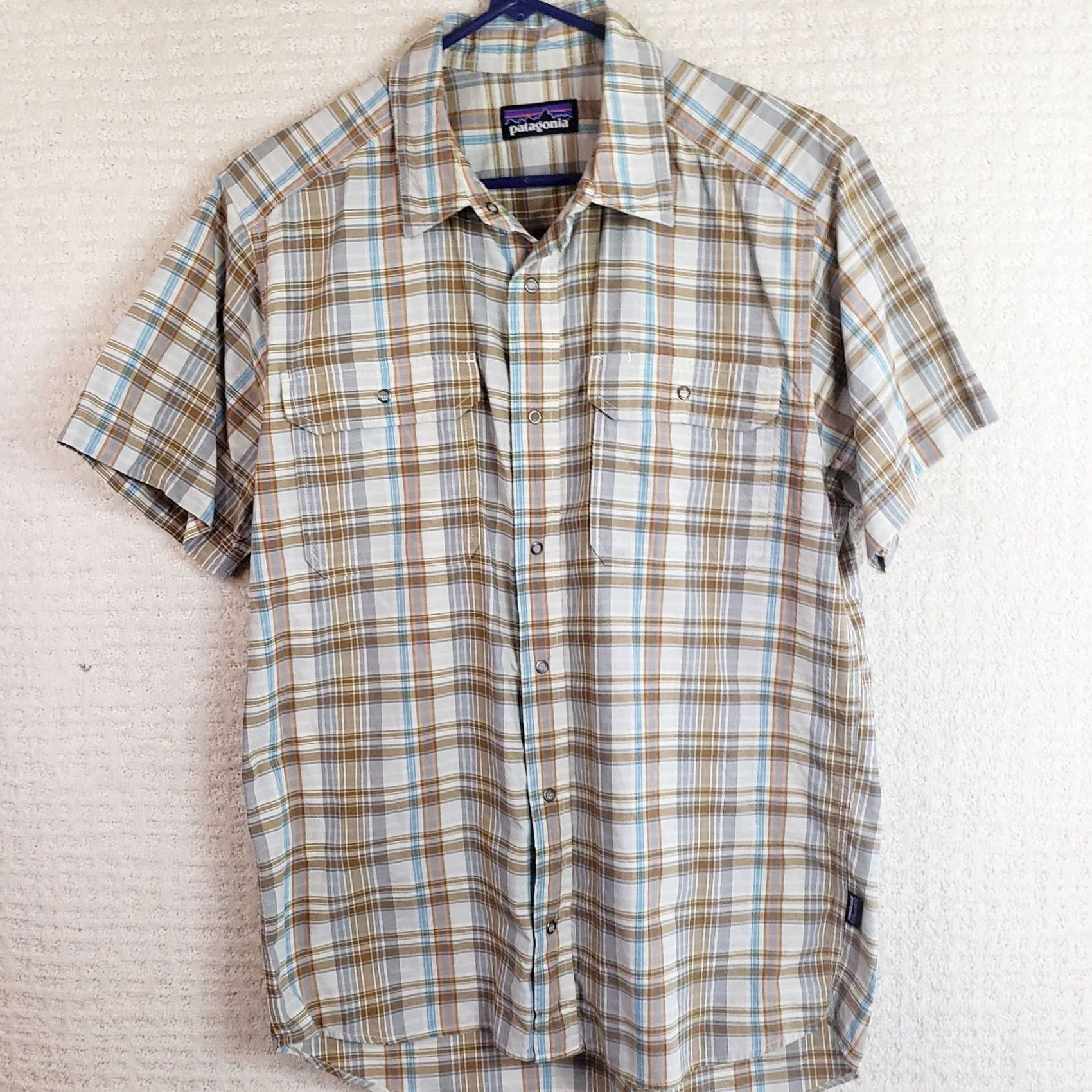 Patagonia Patagonia Button-Up Shirt Men's M Khaki Blue Plaid Short Sleeve Cotton Size US M / EU 48-50 / 2 - 2 Thumbnail