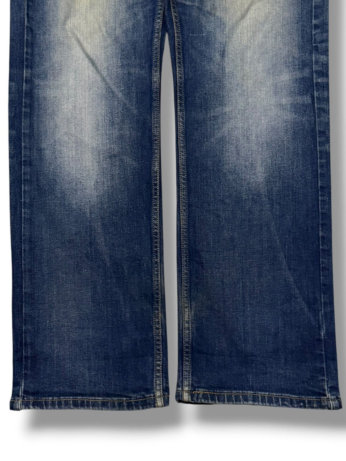 Levi's Vintage Levi’s 569 Denim Jeans | Loose Straight Fit | W35 Size US 35 - 6 Thumbnail