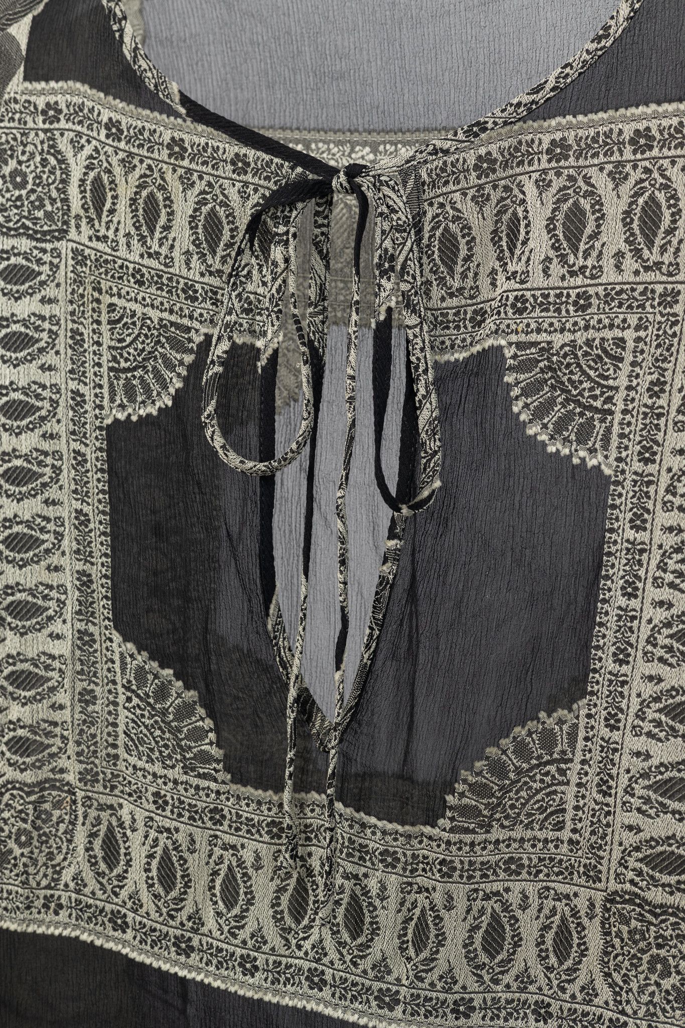 Akris Akris Punto Black Crepe Floral-Paisley Tie-Neck Blouse Size M / US 6-8 / IT 42-44 - 5 Thumbnail