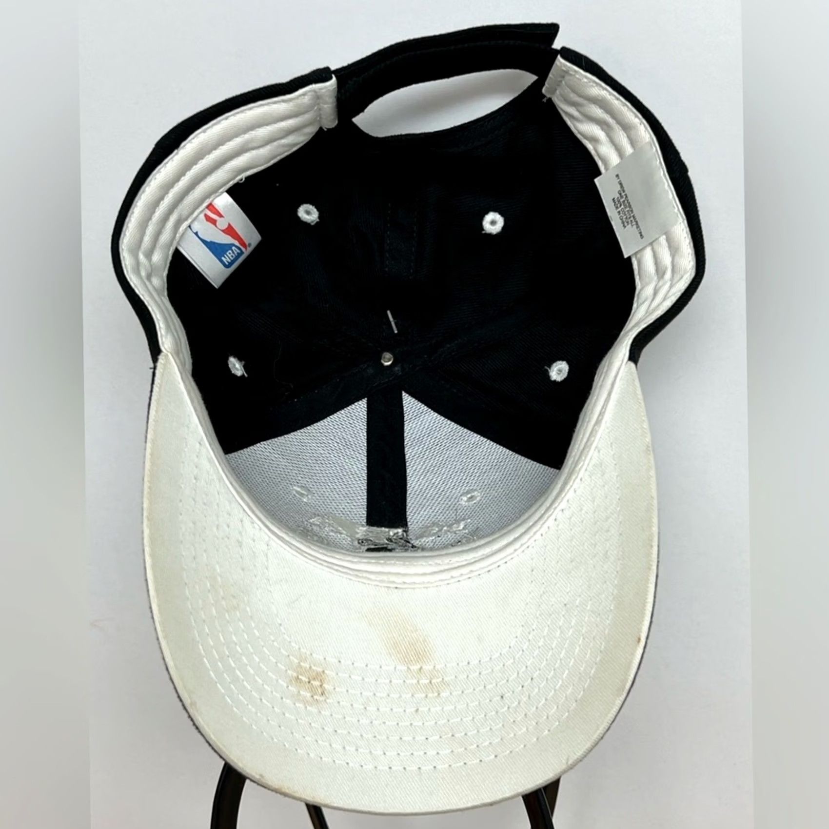 NBA VINTAGE Spurs Hat Baseball Cap DREW PEARSON Black One Size Men NWT San Antonio NBA Champions Y2K Strapback Size ONE SIZE - 4 Thumbnail