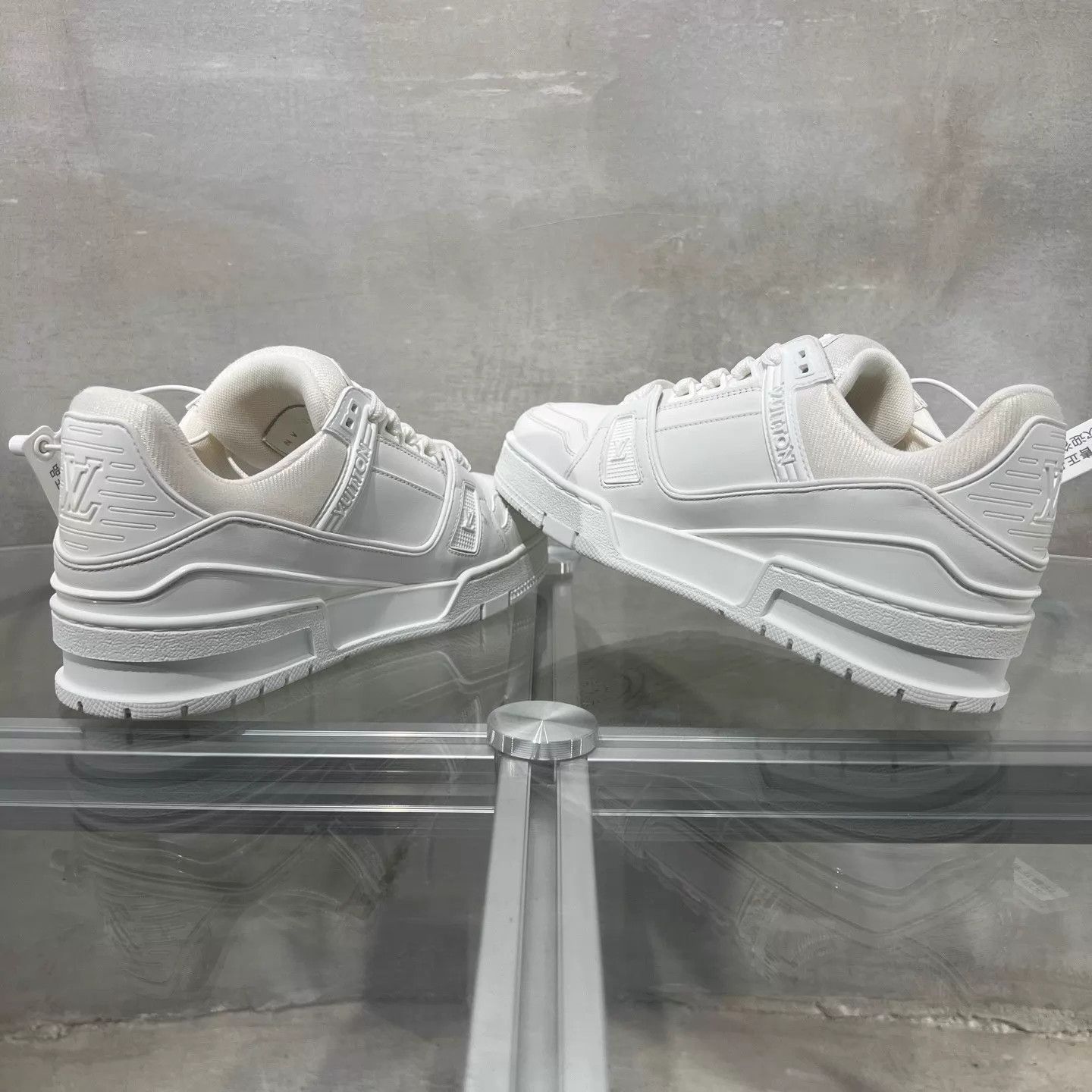 Louis Vuitton LV Trainer White UK2.5 36.5 Size US 6 / IT 36 - 5 Thumbnail
