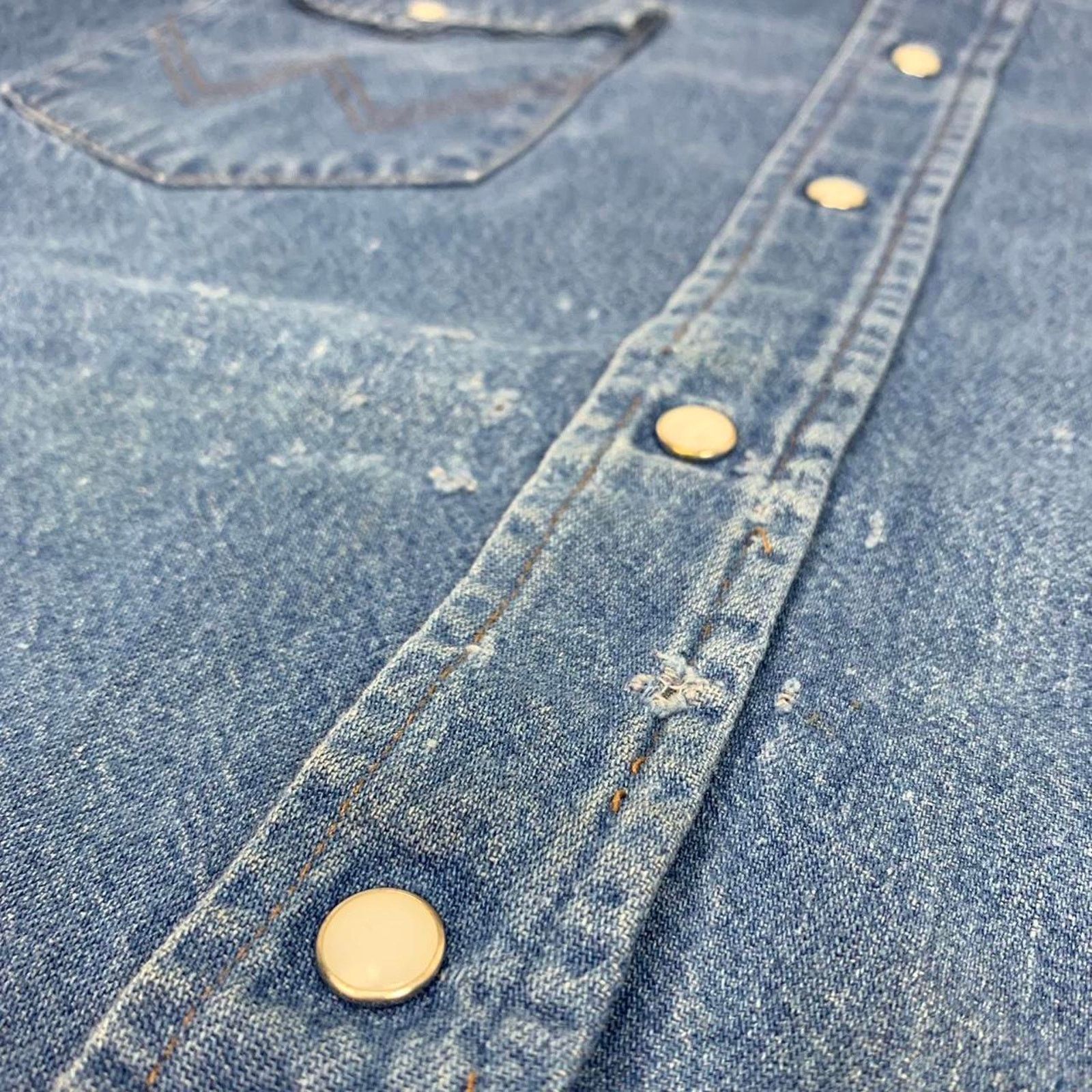 Vintage × Wrangler VTG Wrangler Denim Button Up Shirt with Pearl Snap Buttons Size US XXL / EU 58 / 5 - 4 Thumbnail