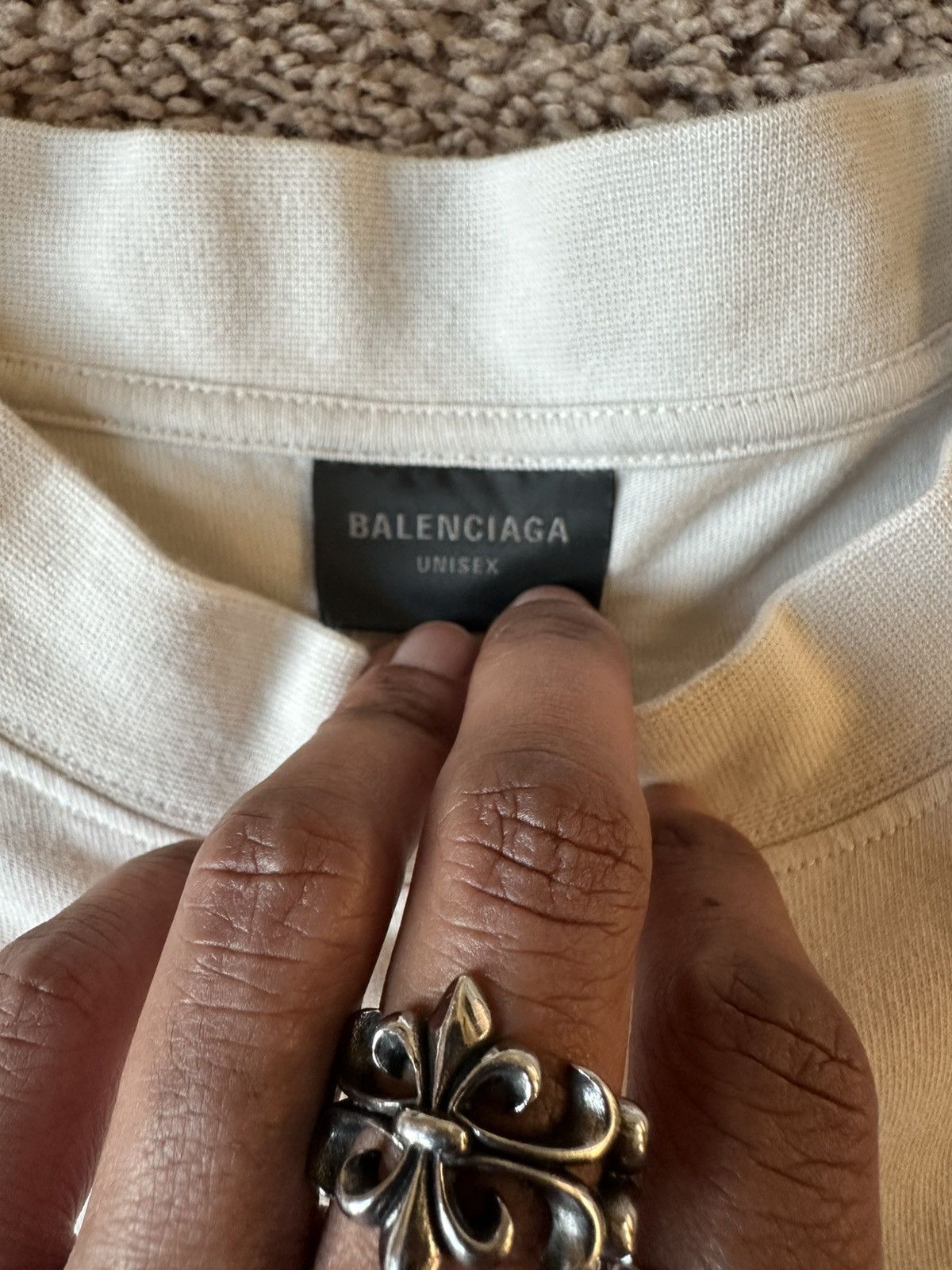 Balenciaga Balenciaga “Be Different” Tee Size US XXL / EU 58 / 5 - 2 Thumbnail