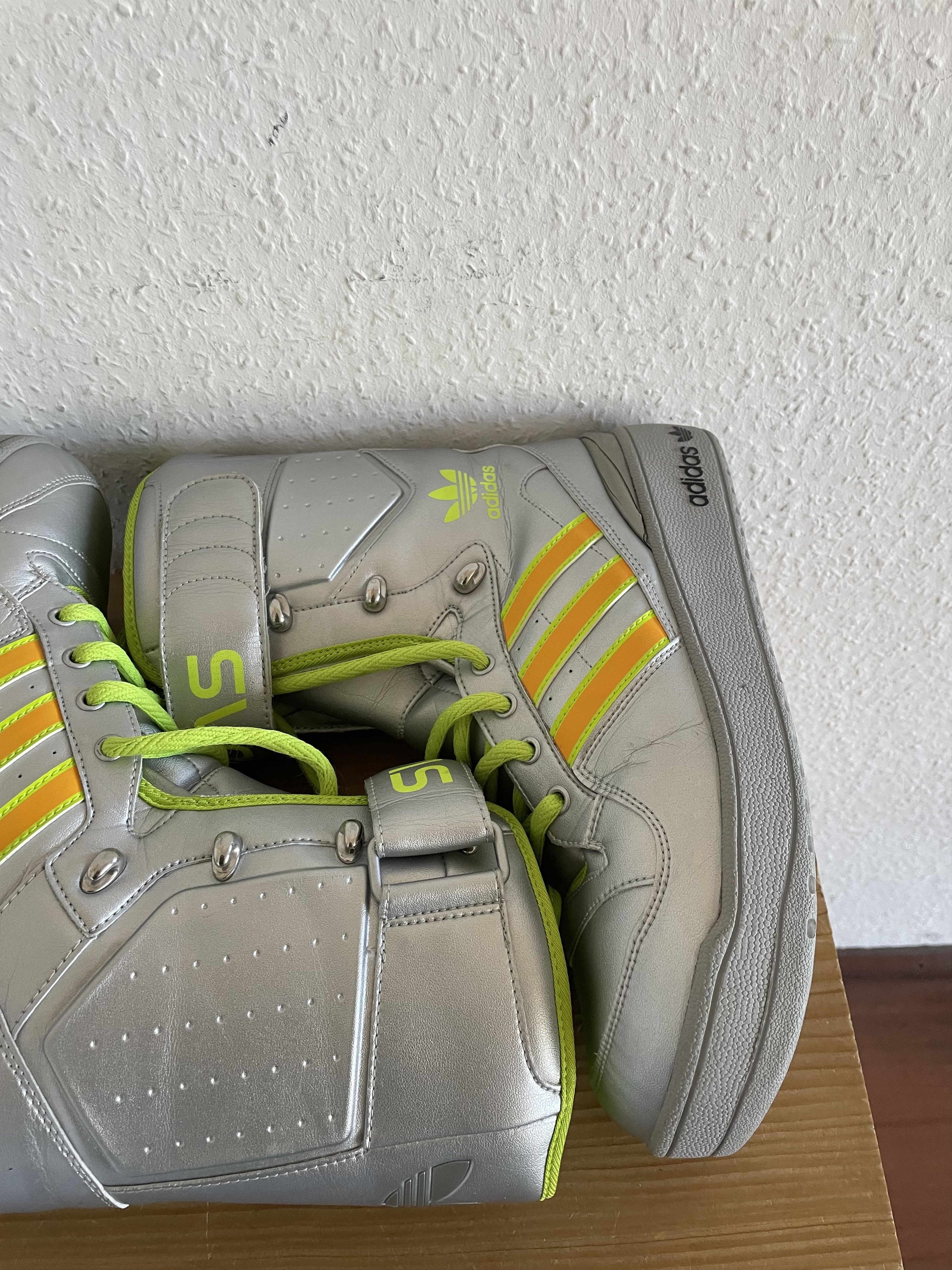 Adidas × Jeremy Scott JS Snow Moon Boot Silver Neon Size US 9.5 / EU 42-43 - 19 Thumbnail