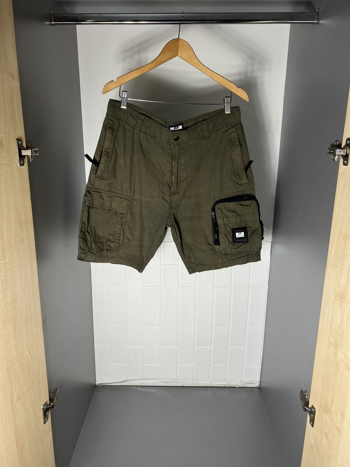 Weekend Offender VINTAGE WEEKEND OFFENDER MULTIPICKET CASUAL SHORTS Y2K 90s Size US 32 / EU 48 - 1 Thumbnail