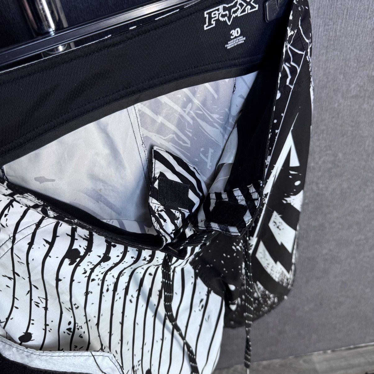 Fox Racing CRAZY Y2K Fox Racing Swim trunks board shorts Black White Size US 30 / EU 46 - 8 Thumbnail
