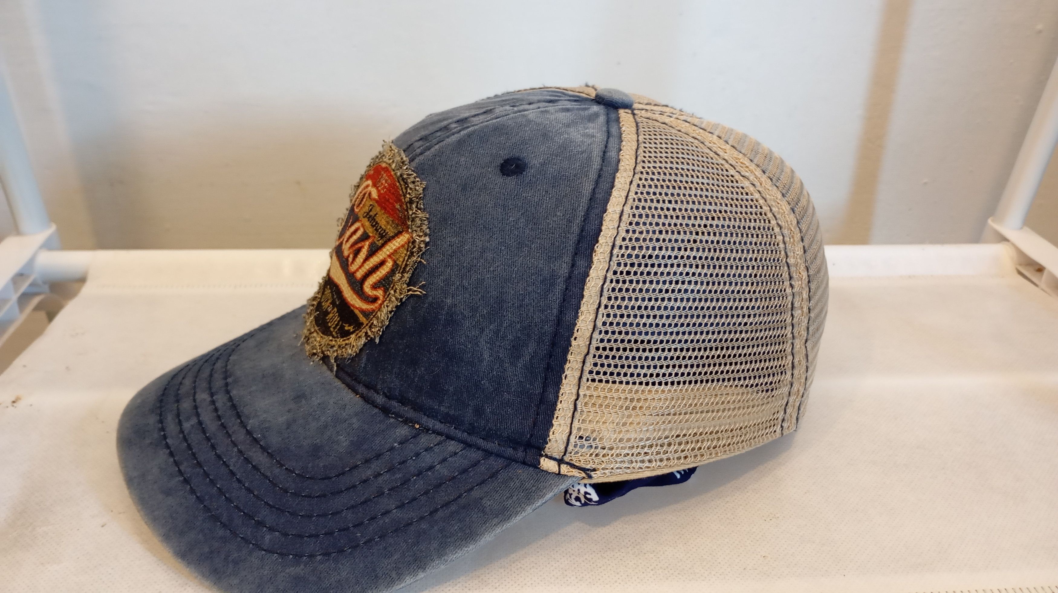 Band Tees Johnny Cash Trucker Hat Cap Size ONE SIZE - 4 Thumbnail