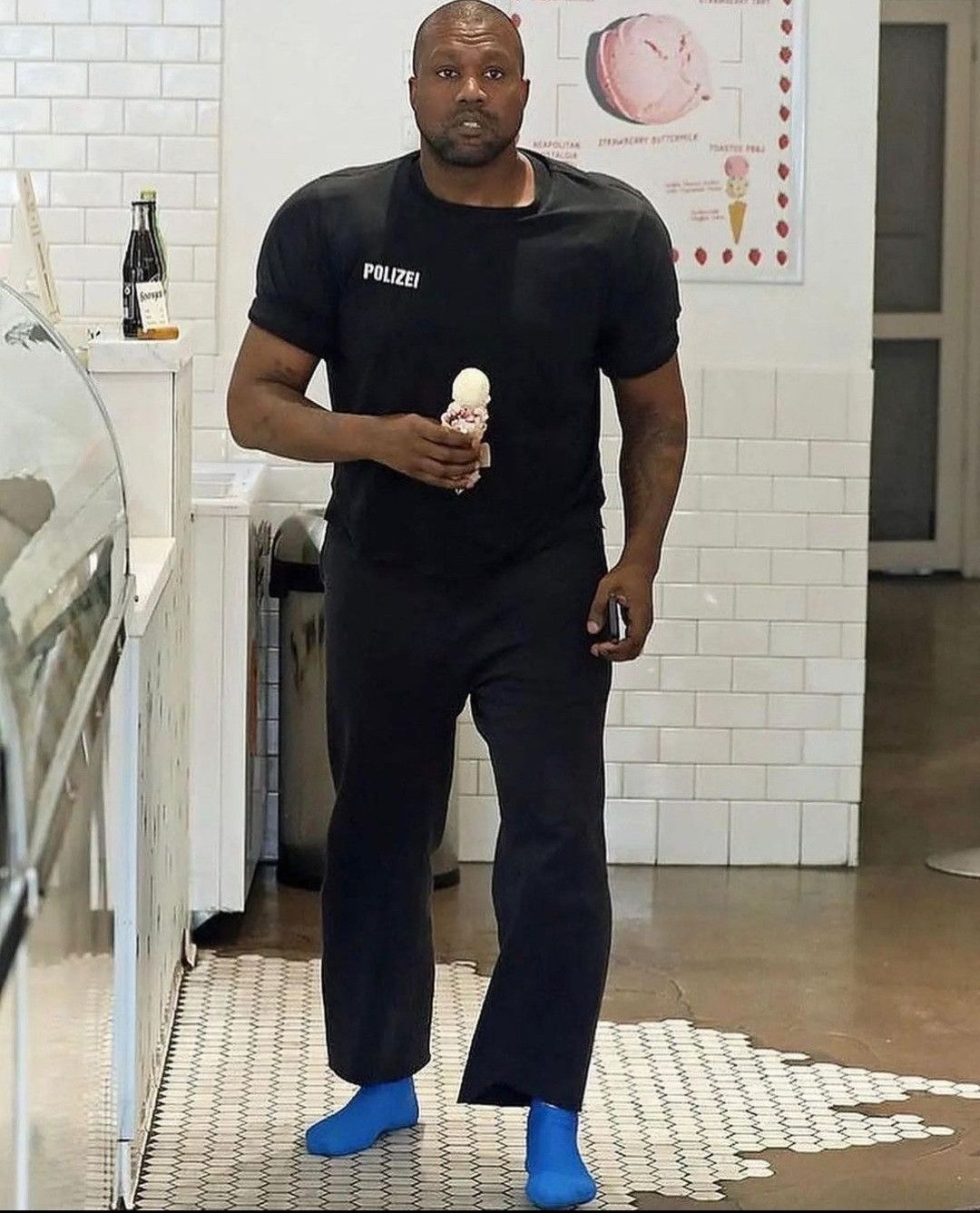 Gildan Polizei Big Logo Tee Shirt Vetements Style Kanye West Size US XXL / EU 58 / 5 - 1 Thumbnail