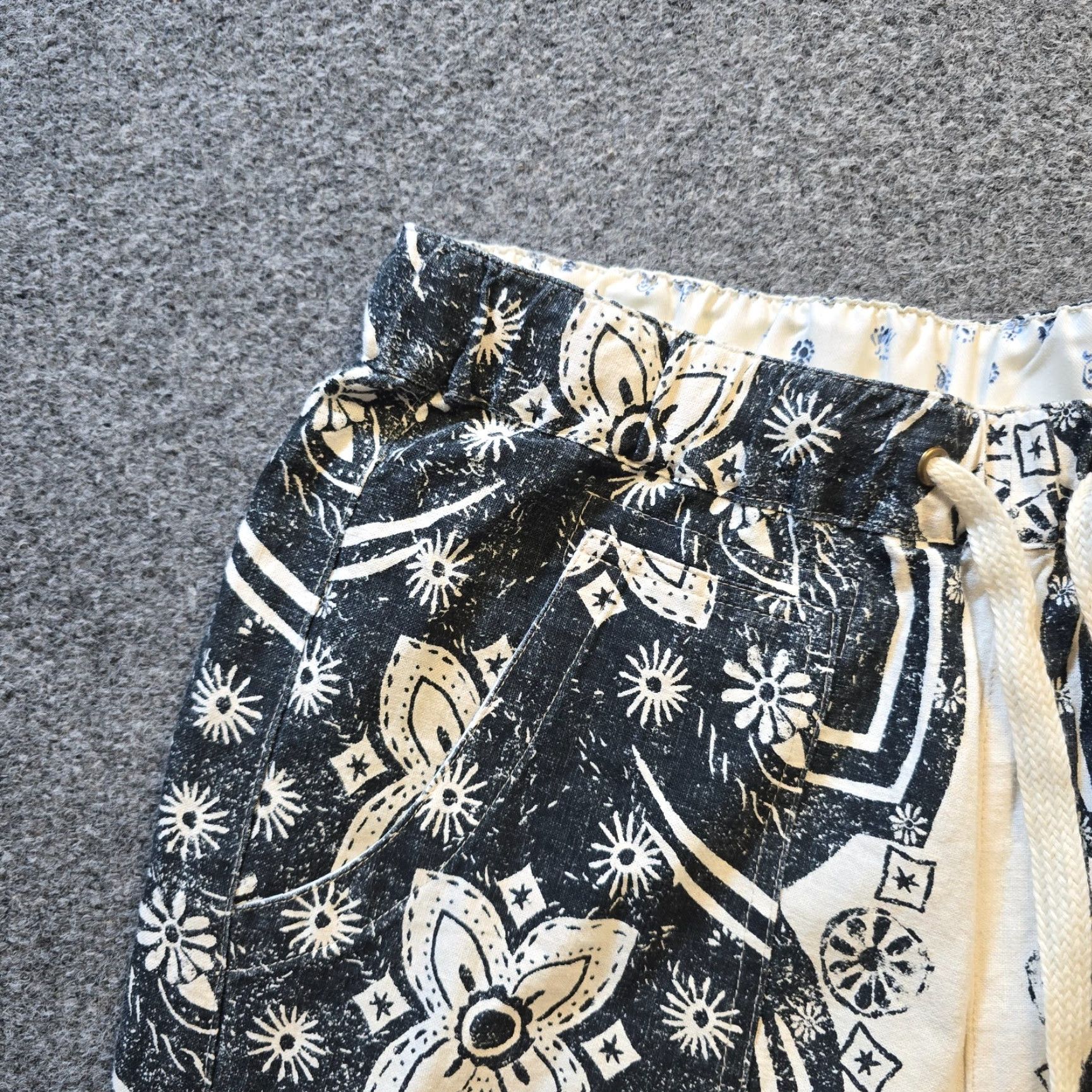 Vintage Pilcro Pants Womens Size Small White Floral Tapered Pull On Beachy Casual Linen Twill High Rise Ankle Pockets Regular Fit Size 28" / US 6 / IT 42 - 3 Thumbnail
