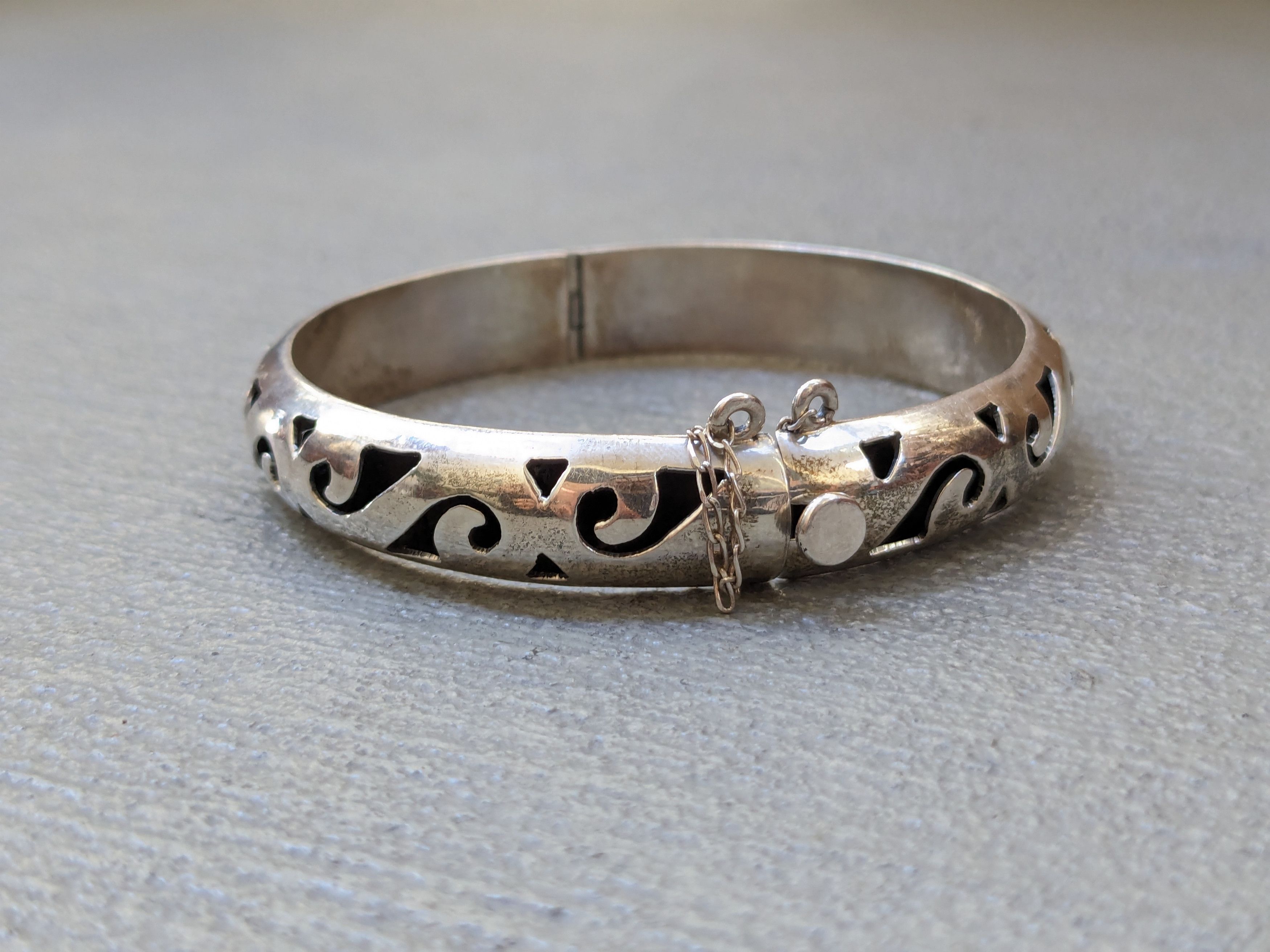 Jewelry Vintage Sterling Silver Bracelet Bangle Hinge Clamper Mexico Size ONE SIZE - 4 Thumbnail
