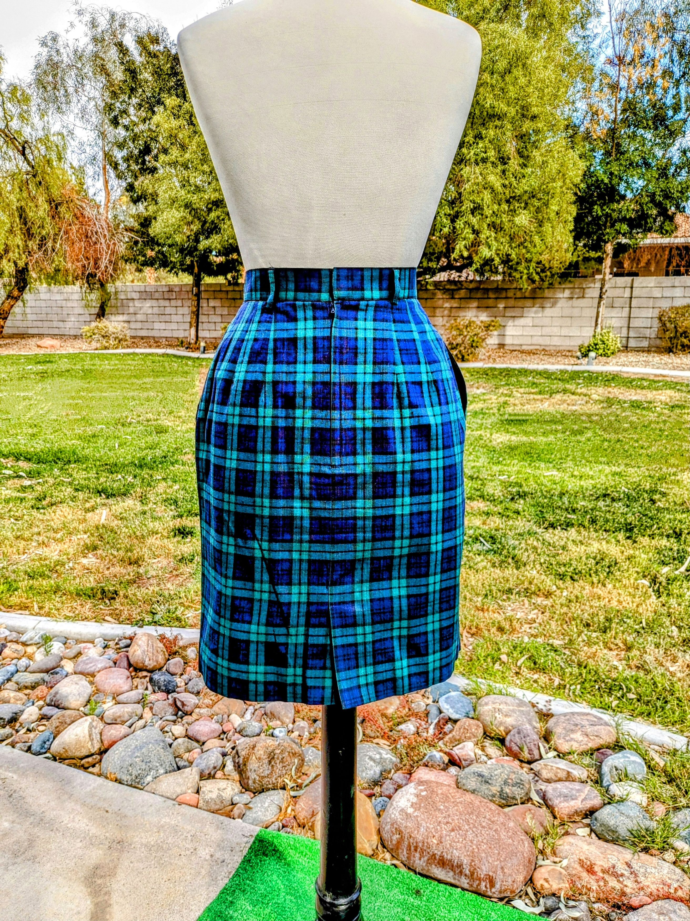 Vintage 1980s VTG Tartan Plaid Petite Tokyo Angel A-Line Skirt EUC Size 26" / US 2 / IT 38 - 4 Thumbnail