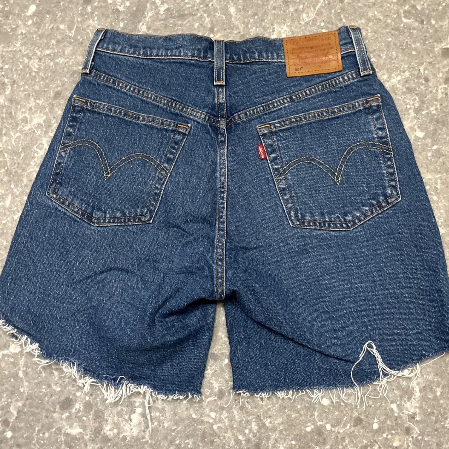 Levi's Levi's 501 Premium Denim Cut Off Button Fly Shorts Women Size 26 Blue Mid Rise 5-Pocket Casual Denim Shorts Size 26" / US 2 / IT 38 - 6 Thumbnail