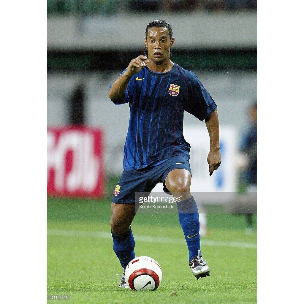 Nike Ronaldinho Barcelona 2004 2005 Away Soccer Jersey XL Size US XL / EU 56 / 4 - 8 Thumbnail