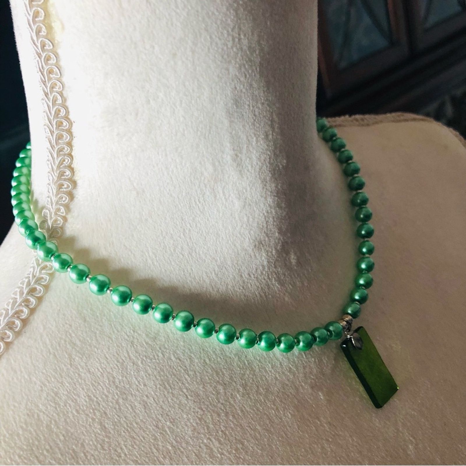 Handmade Handcrafted repurpose green glass pendant Pearl necklace Size ONE SIZE - 3 Thumbnail