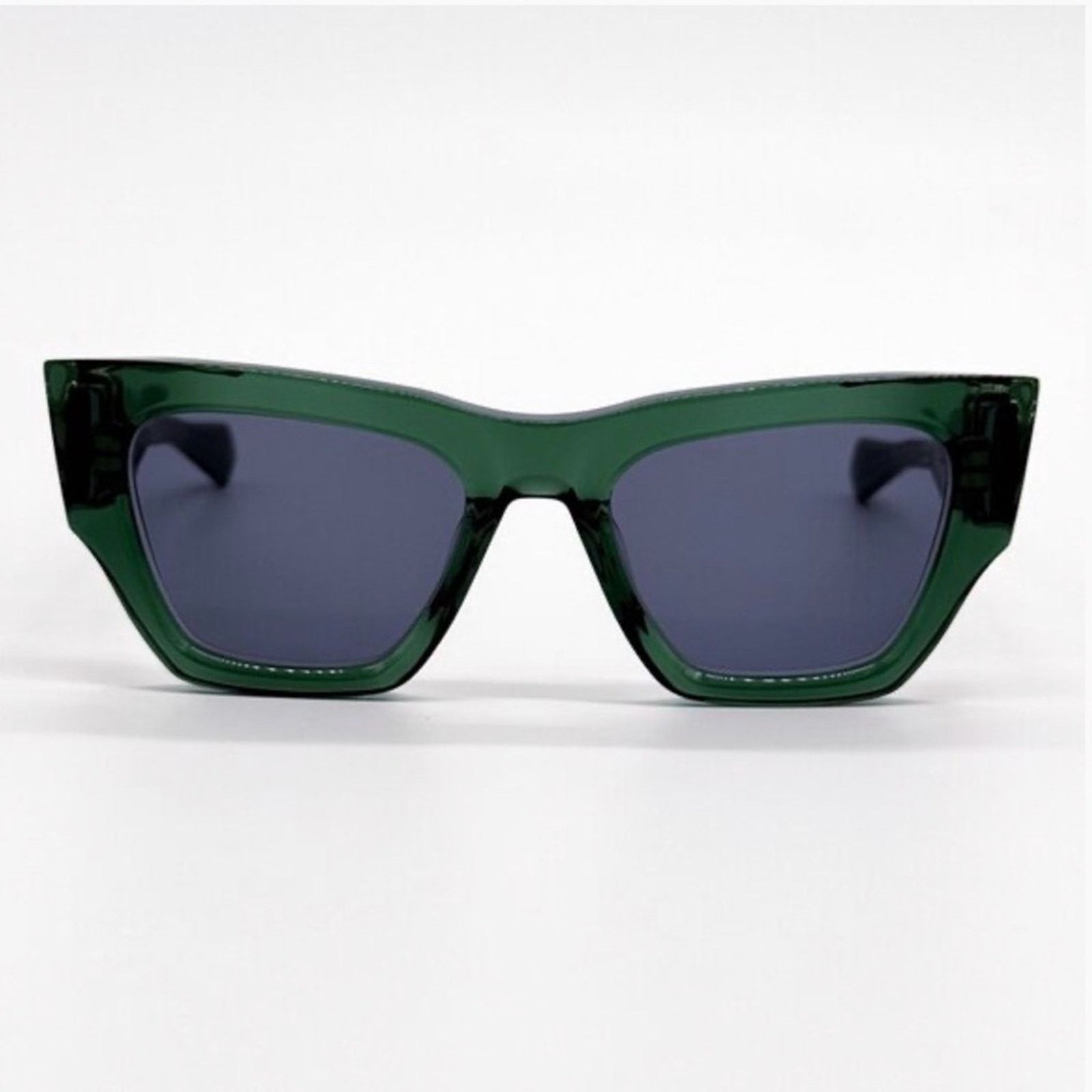 Valentino New! Valentino V SETTE-VLS-166D, Stylish Green Sunglasses Size ONE SIZE - 7 Thumbnail