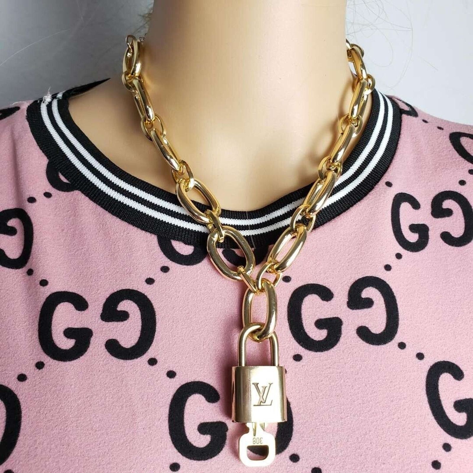 Louis Vuitton Auth Louis Vuitton Lock & Key w/ Unbranded Gold Plated Chain Size ONE SIZE - 14 Thumbnail