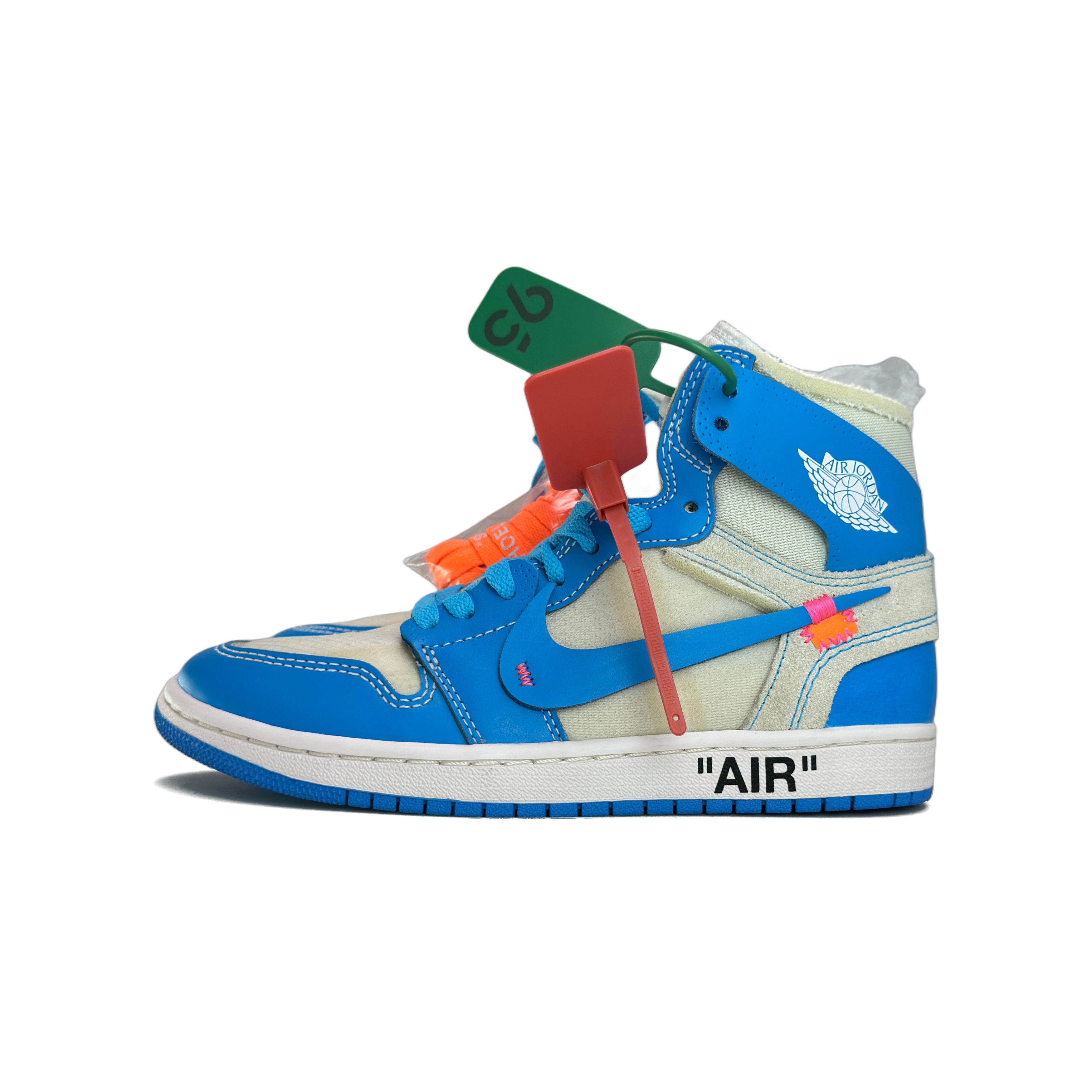Jordan Brand Off-White x Jordan Air Jordan 1 UNC Sneakers Size 5.5 Size US 5.5 / EU 38 - 1 Thumbnail