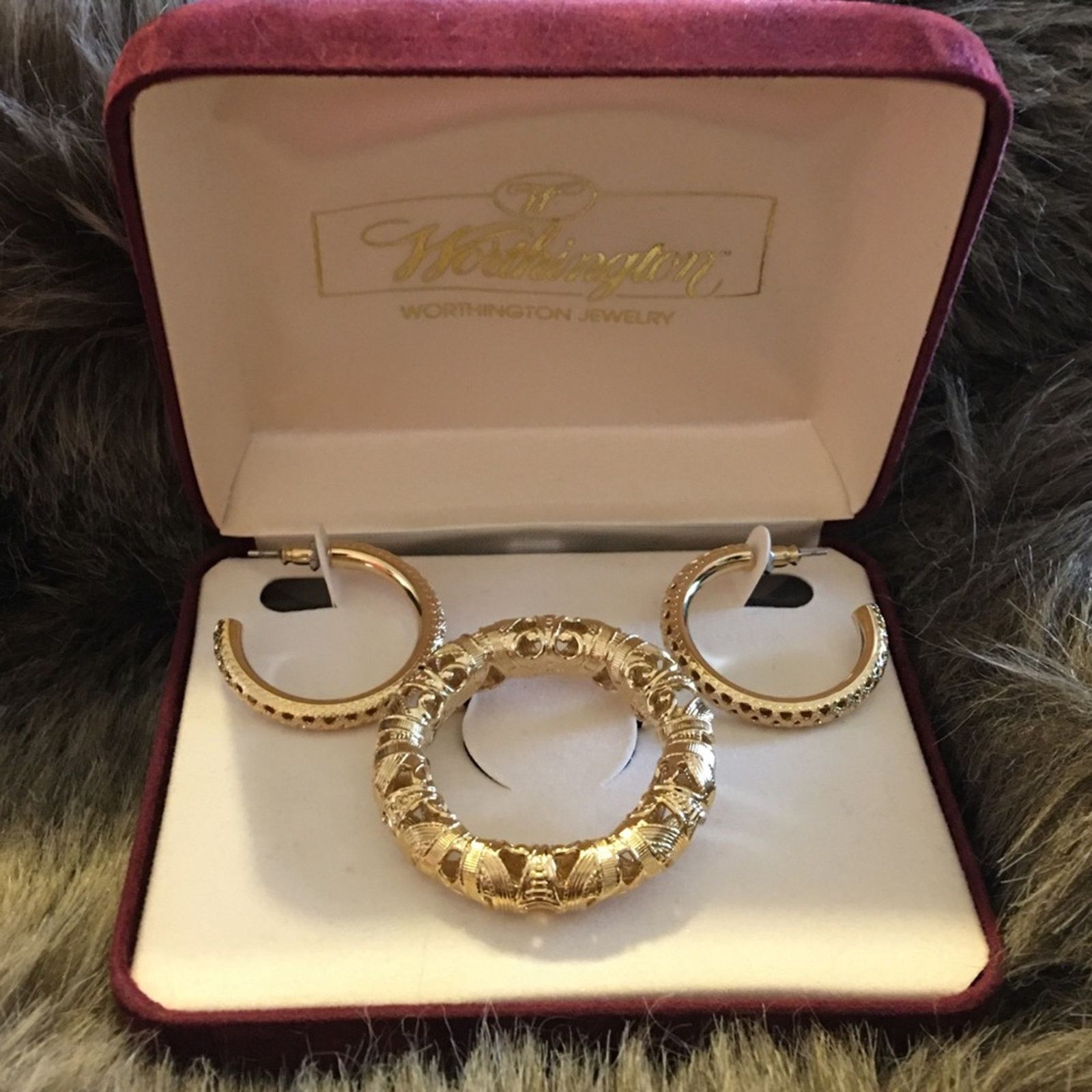 Worthington Worthington gold tone brooch and hoop earring set Size ONE SIZE - 1 Thumbnail