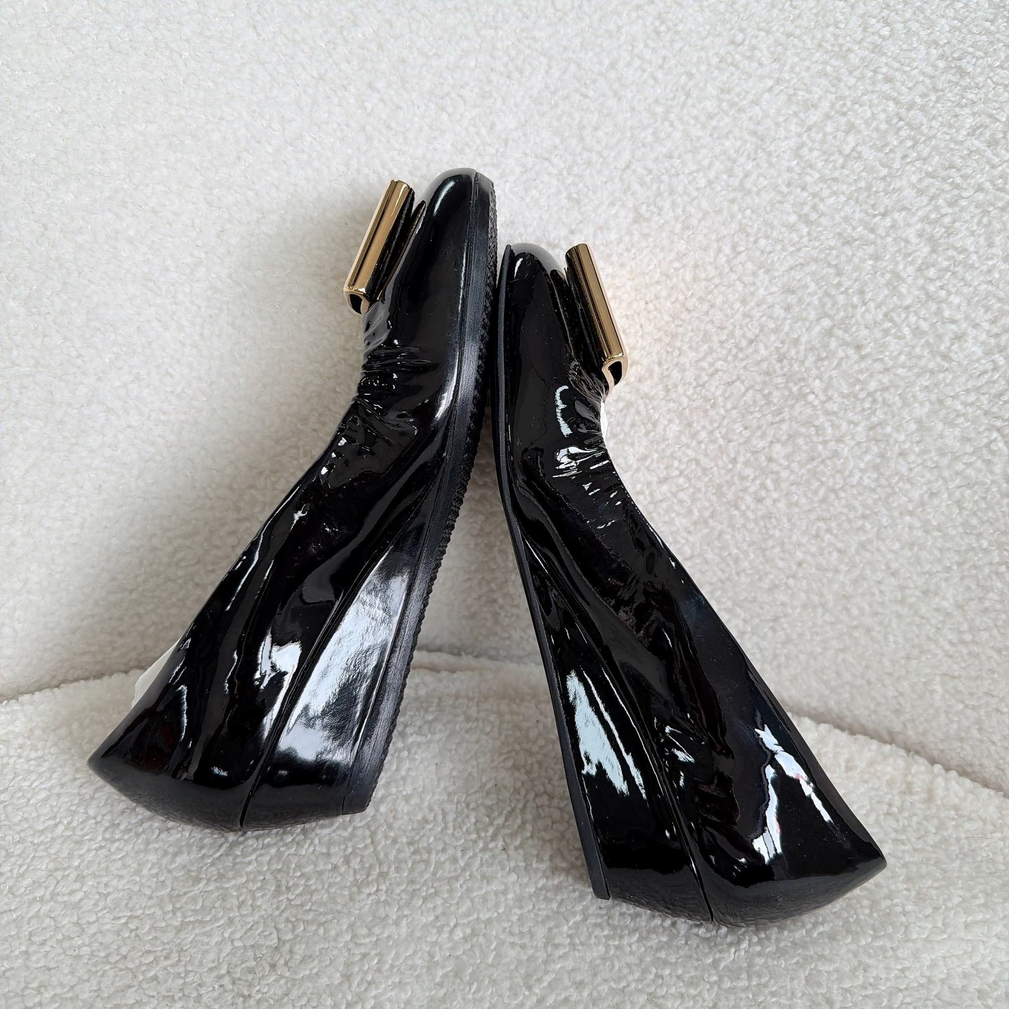 Salvatore Ferragamo Ferragamo Black Patent Leather Pumps Size 6 Size US 6 / IT 36 - 5 Thumbnail