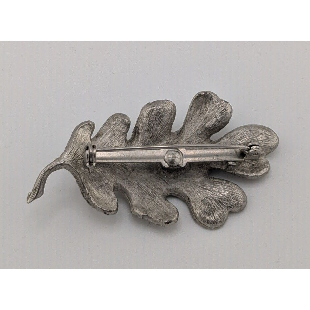 Other Vintage Cottagecore Oak Leaf Brooch Textured Silver Tone Size ONE SIZE - 5 Thumbnail