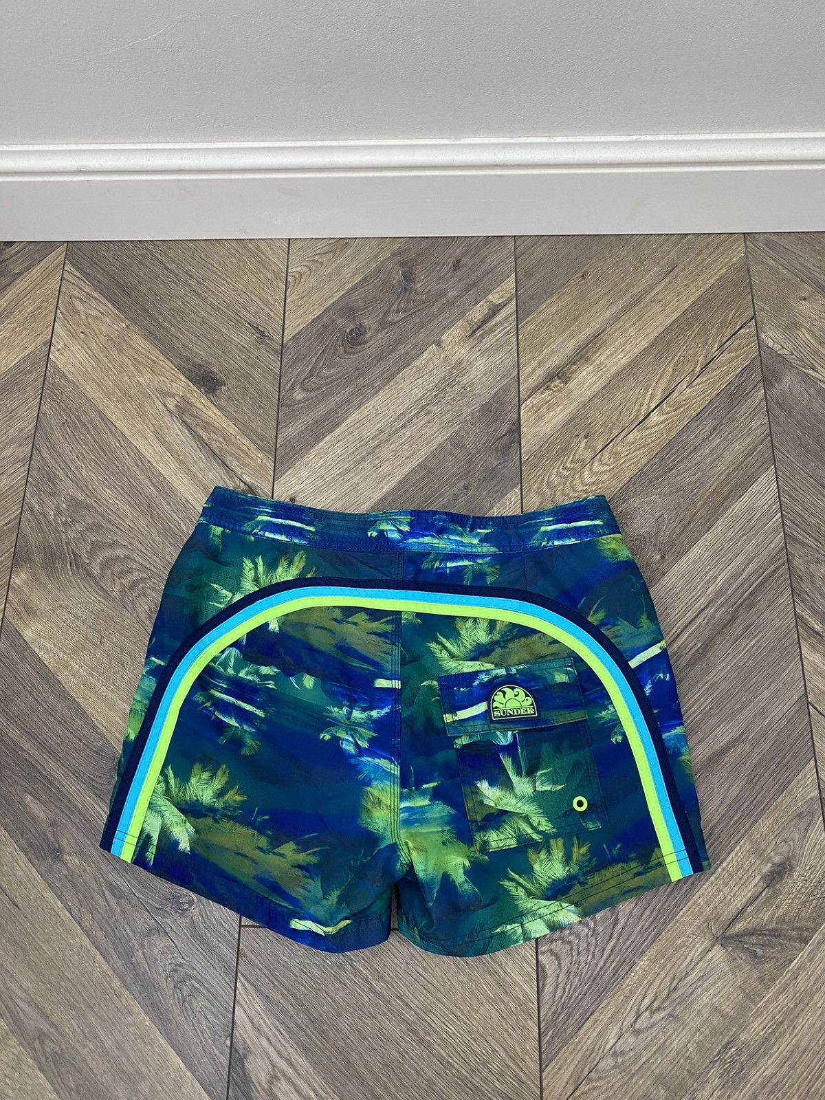 Designer × Vintage Vintage Sundek printed swim shorts Size US 29 - 7 Thumbnail