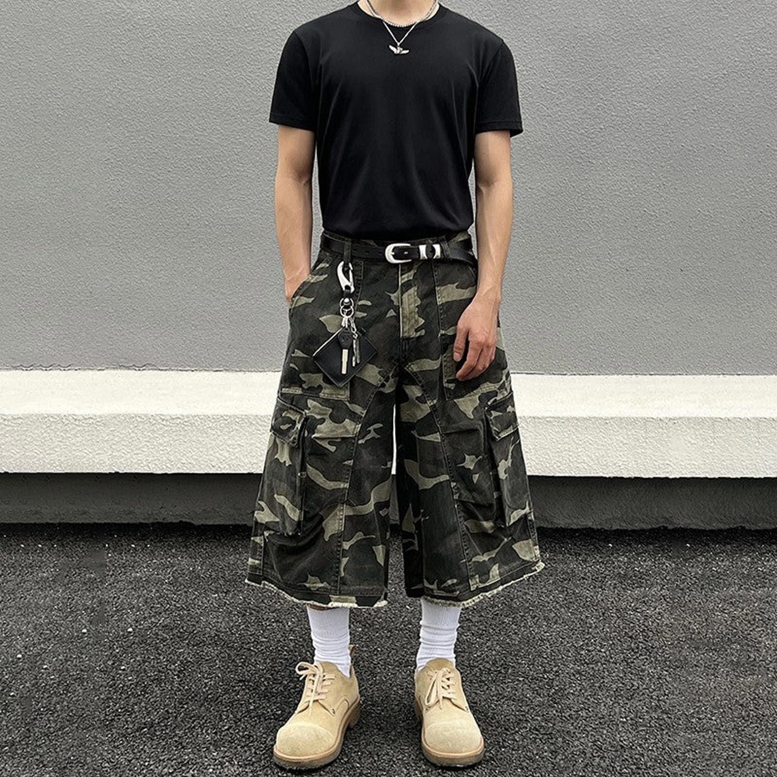 Other Multiple Long Wide-Leg Cargo Shorts Size US 30 / EU 46 - 1 Thumbnail