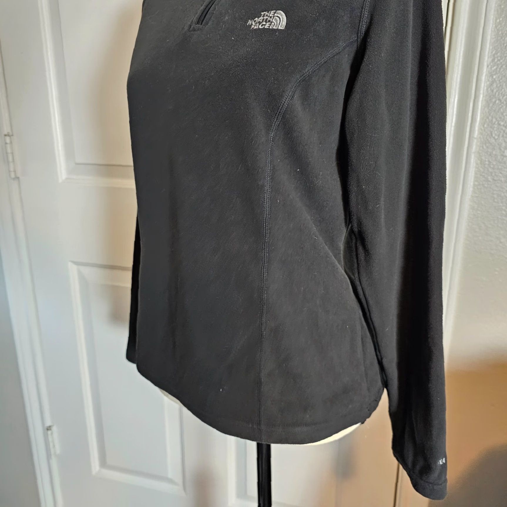 The North Face The North Face Sweatshirt Pullover 1/4 Zip Fleece Long Sleeve Women M Black Regular Size The North Face Mens Women Size M / US 6-8 / IT 42-44 - 2 Thumbnail