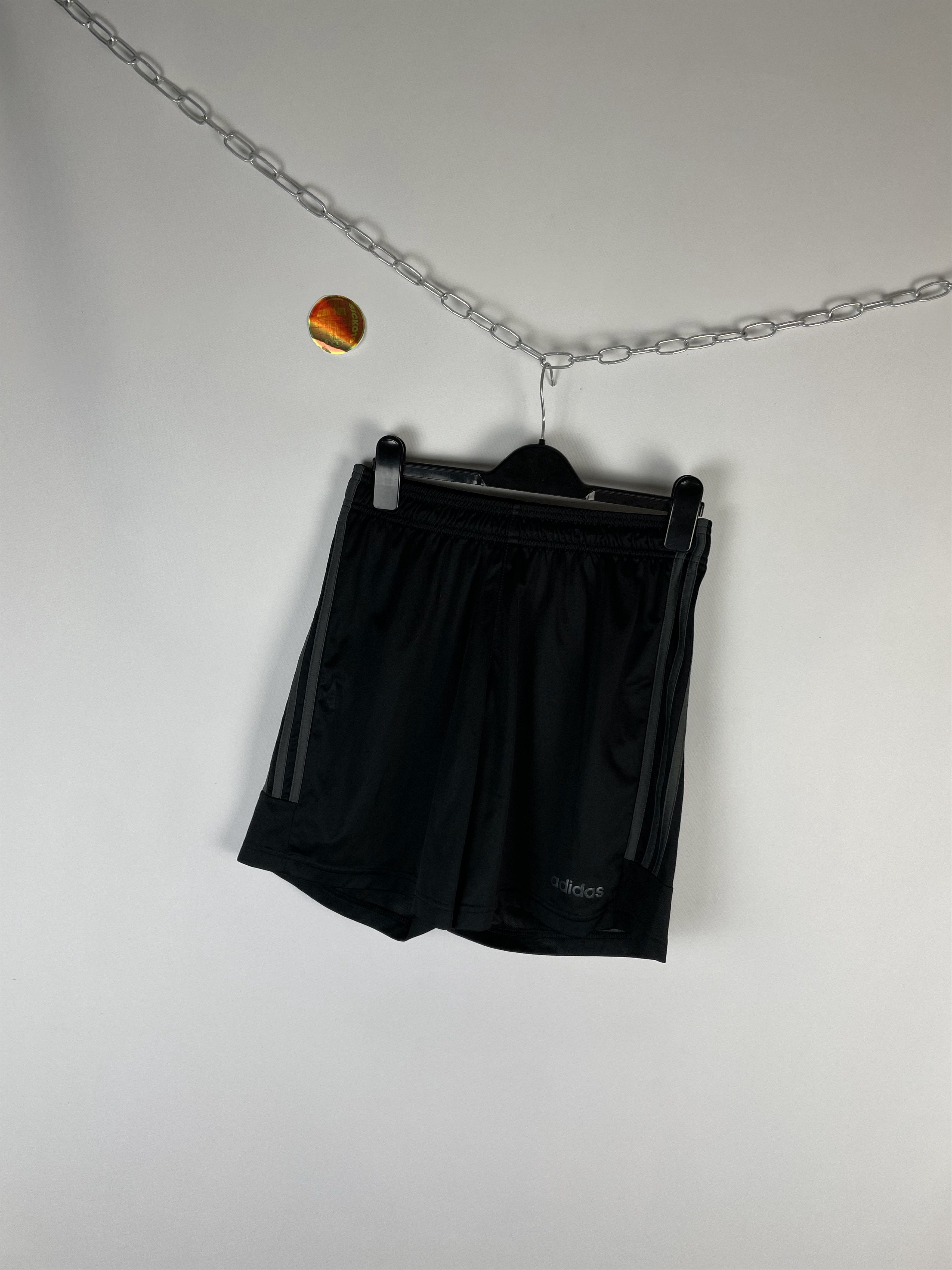 Adidas Vintage Adidas Shorts Y2k Size US 32 / EU 48 - 2 Thumbnail