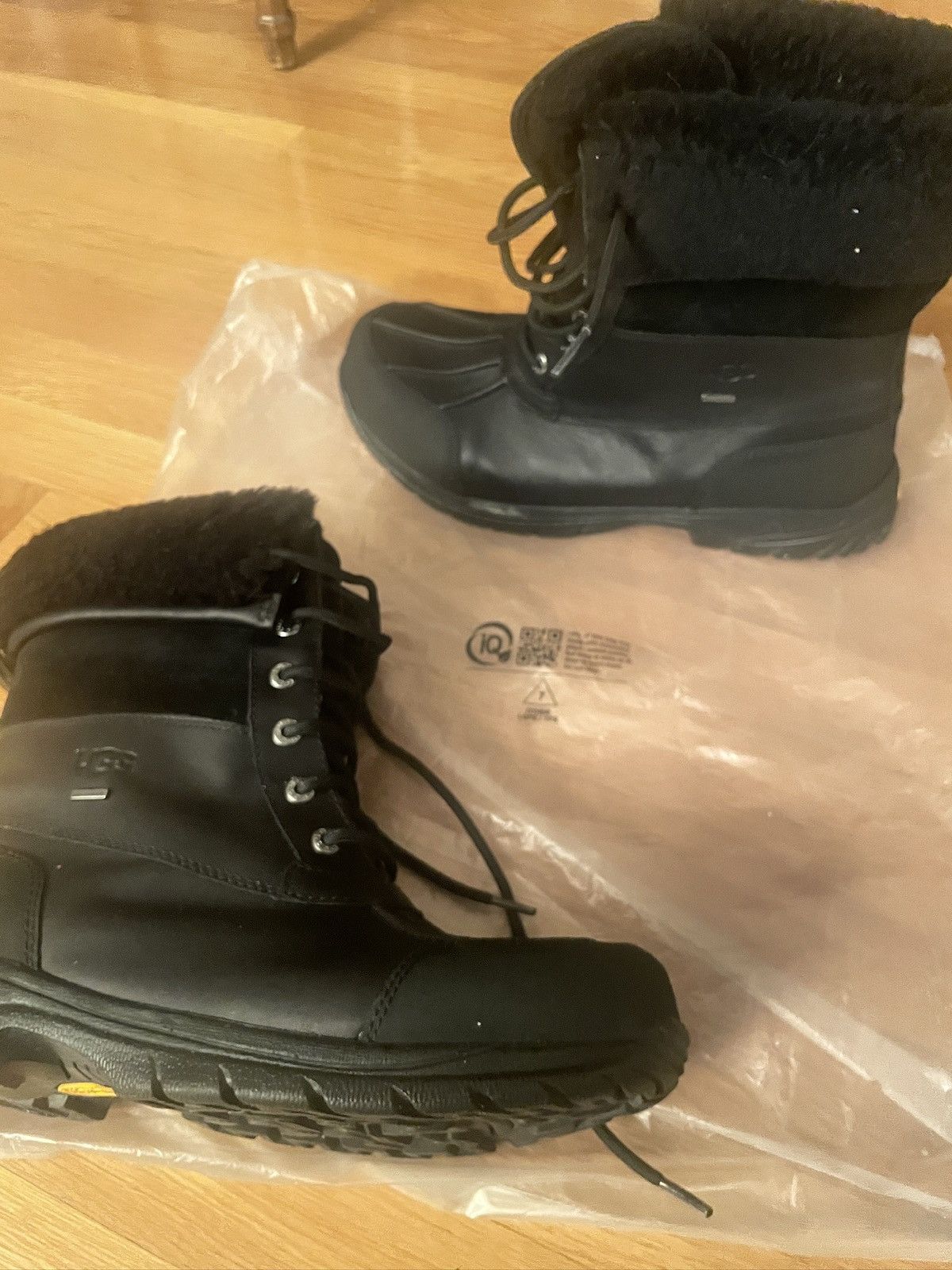 Ugg Black Fur Ugg Boots Size US 9.5 / EU 42-43 - 3 Thumbnail