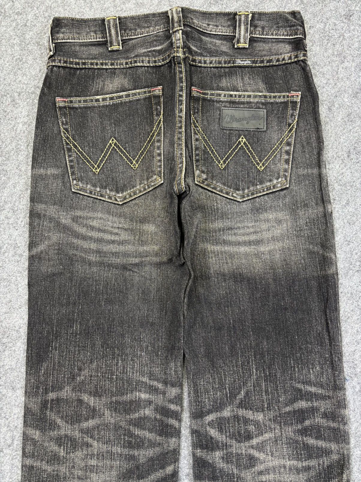 Wrangler 💥Insane 90s Style Wrangler Crazy Fades Style Denim F863 Size US 29 - 8 Thumbnail