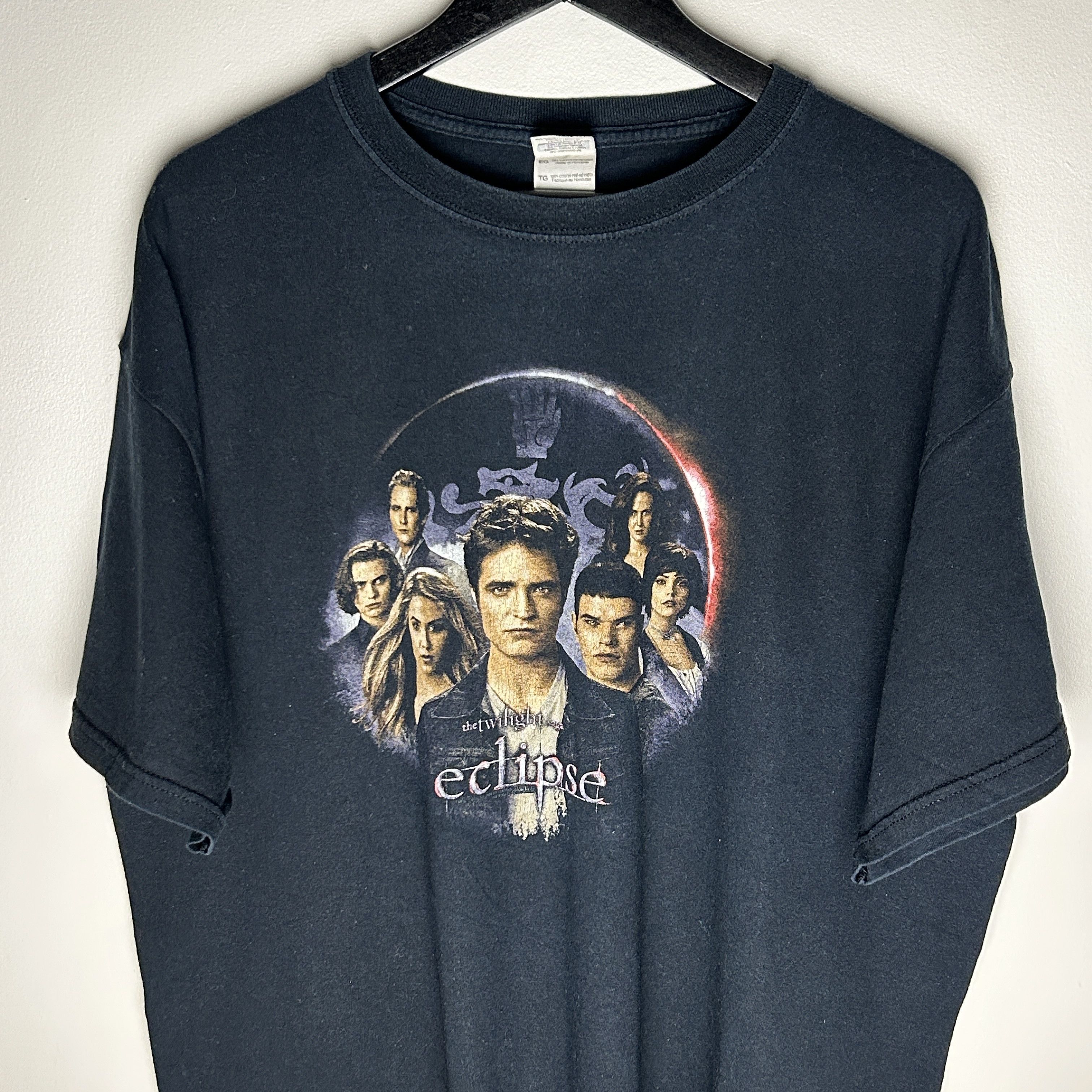 Vintage Vintage Twilight Eclipse Movie T-shirt Size US XL / EU 56 / 4 - 2 Thumbnail