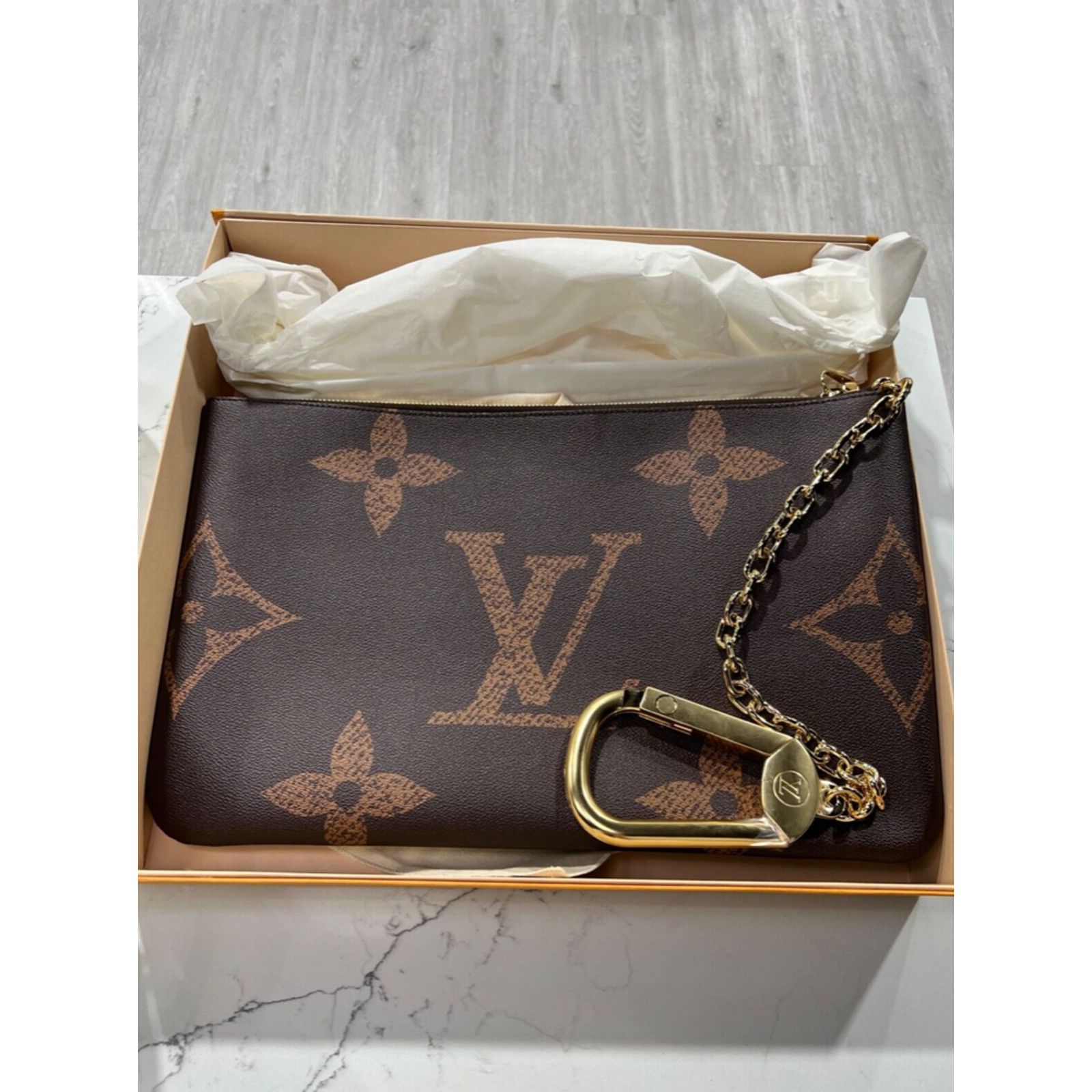 Louis Vuitton Louis Vuitton Pochette Clés XL Monogram Chain Runway Bag Size ONE SIZE - 9 Thumbnail
