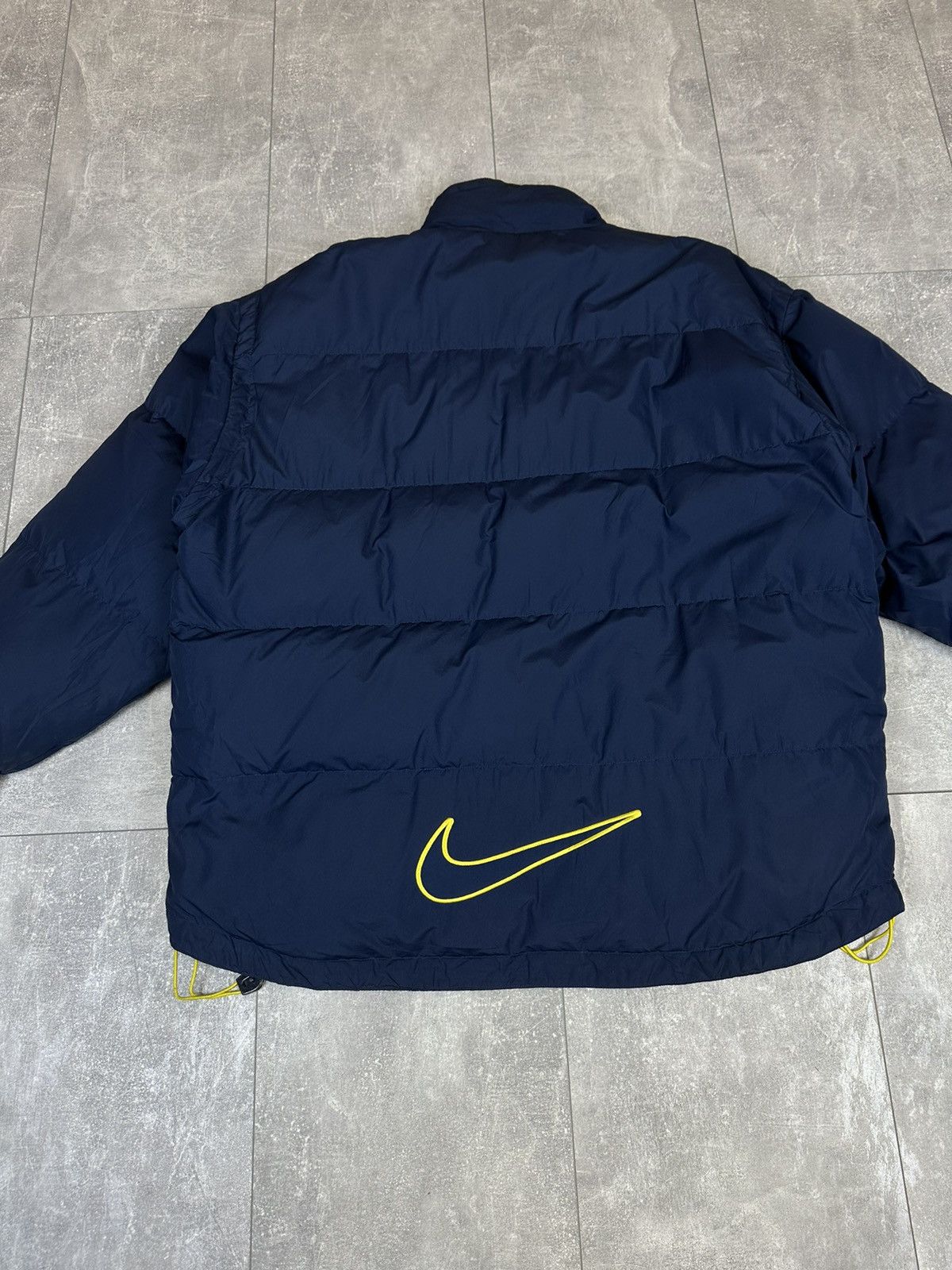 Vintage Men’s vintage rare Nike overprint logo Down jacket Size US L / EU 52-54 / 3 - 4 Thumbnail