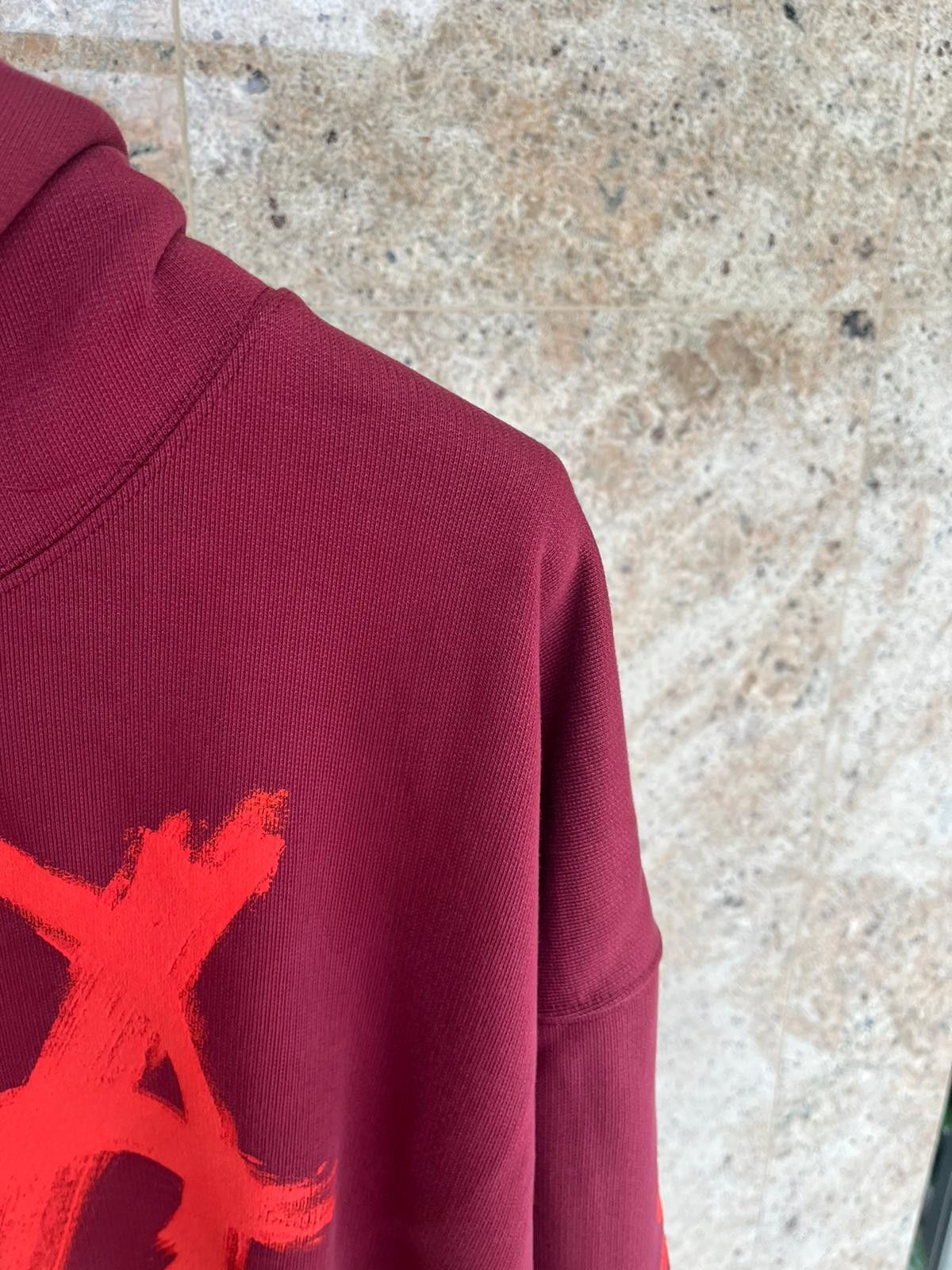 Vetements Anarchy Gothic Logo Hoodie in Bordeaux Size US L / EU 52-54 / 3 - 12 Thumbnail
