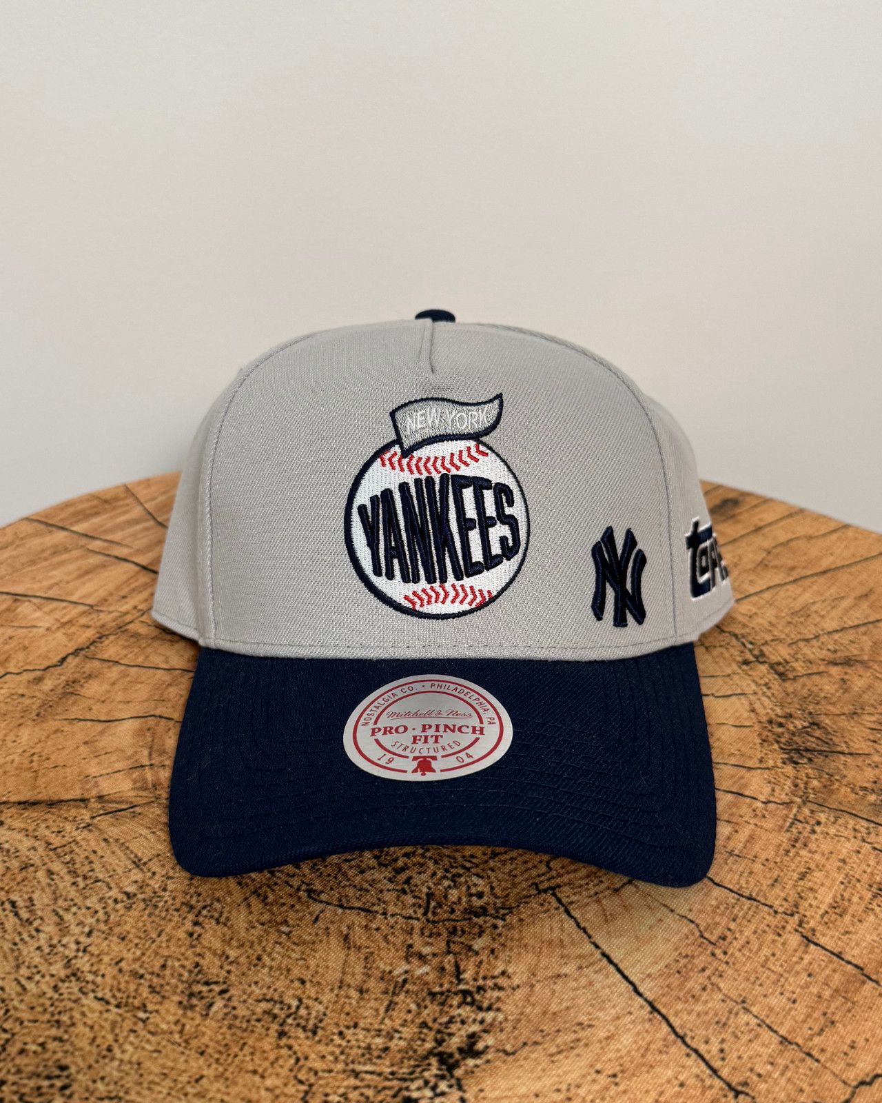 Mitchell & Ness Mitchell & Ness x Topps New York Yankees MLB Snapback Hat Size ONE SIZE - 2 Thumbnail