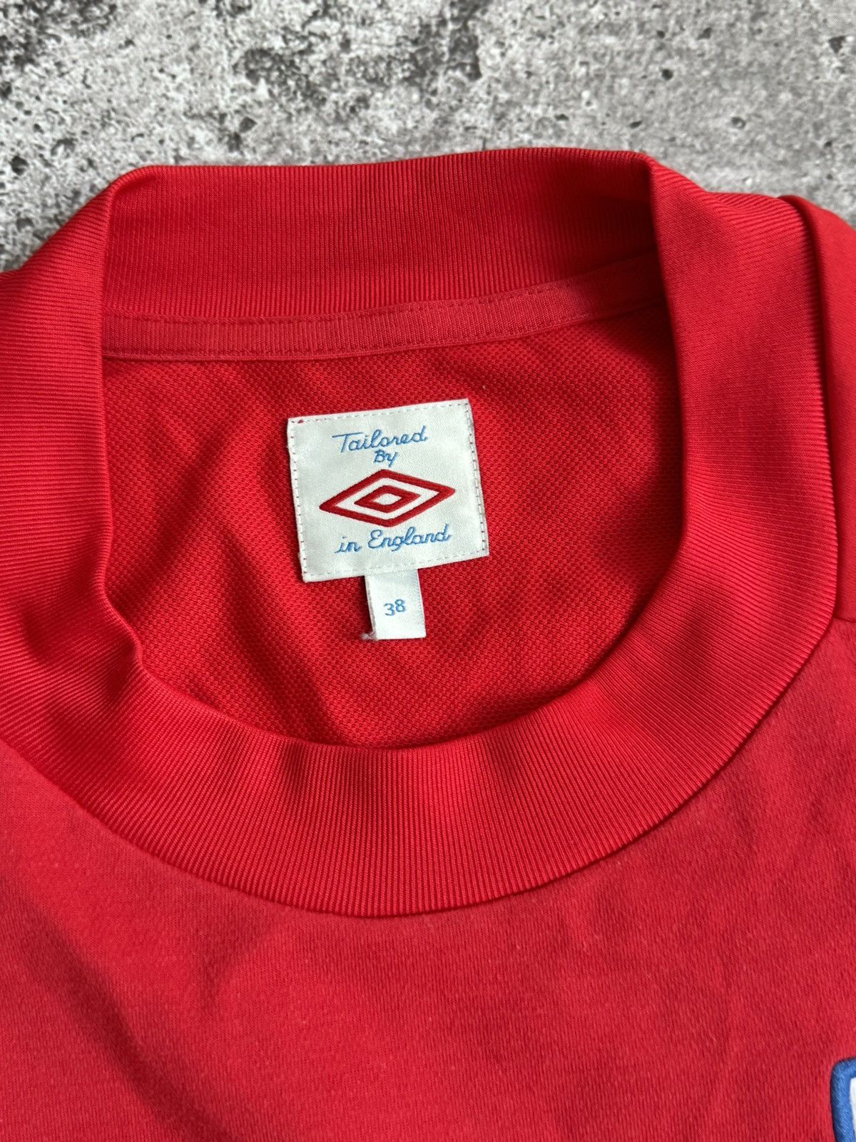 Umbro × Vintage Vintage Umbro England South Africa red jersey t-shirt Size US M / EU 48-50 / 2 - 6 Thumbnail