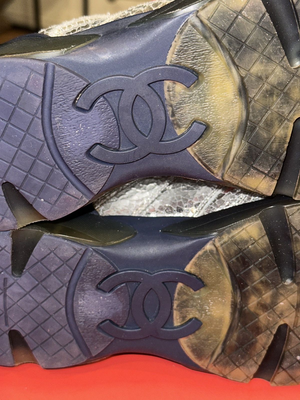 Chanel Chanel Silver Texture Leather CC Low Top Sneakers READ FLAWS Size US 8 / IT 38 - 4 Thumbnail