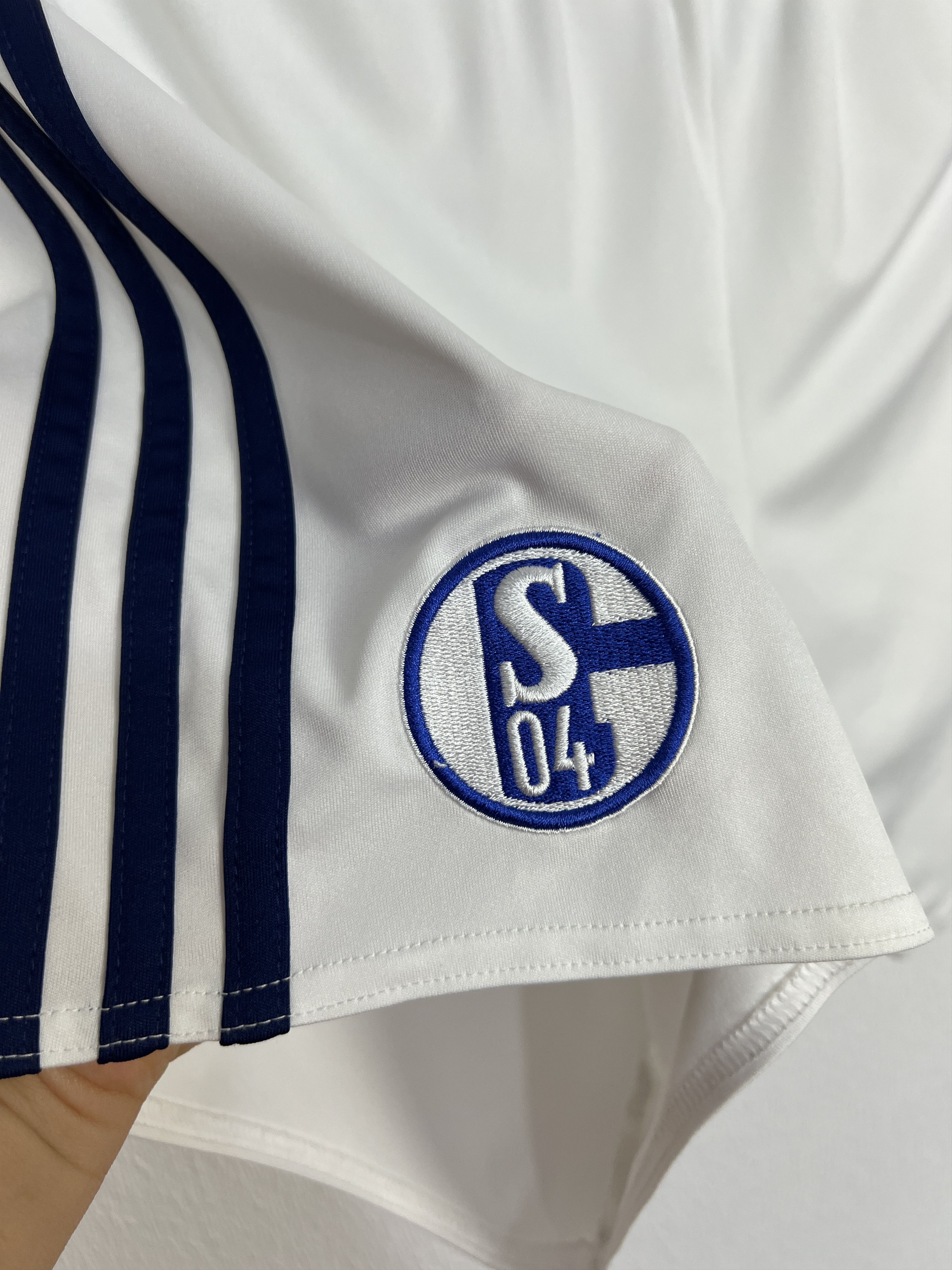 Adidas Vintage Adidas FC Schalke 04 Football Shirts White M Size US 32 / EU 48 - 4 Thumbnail