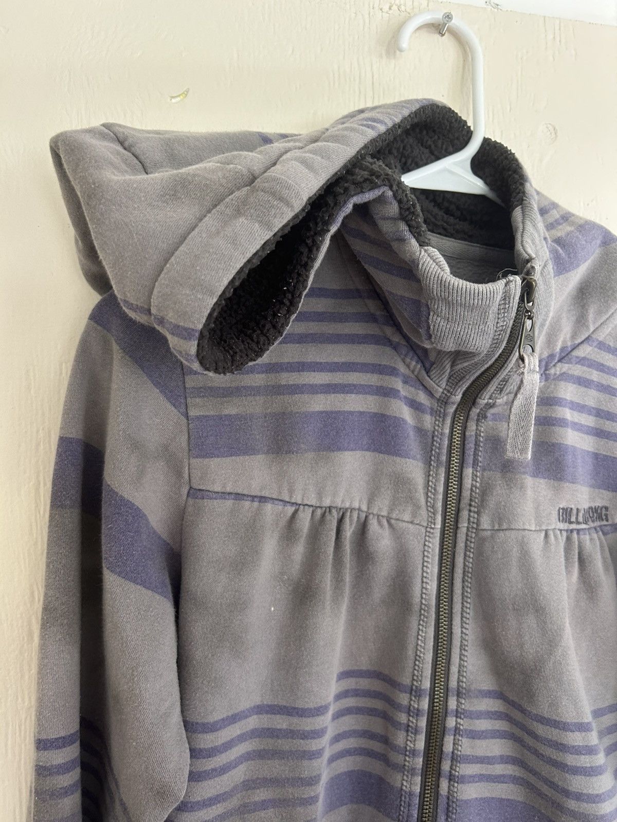 Billabong Vintage Billabong Half Zip Grey Striped Hoodie Size US XL / EU 56 / 4 - 3 Thumbnail