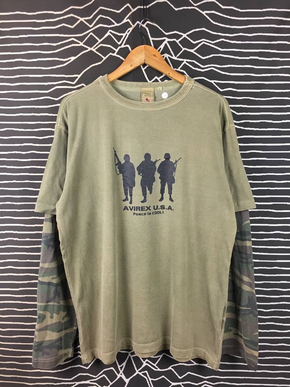 Avirex Vtg Avirex USA Peace is Cool Camo Double Layer Tee Size L Size US L / EU 52-54 / 3 - 1 Thumbnail