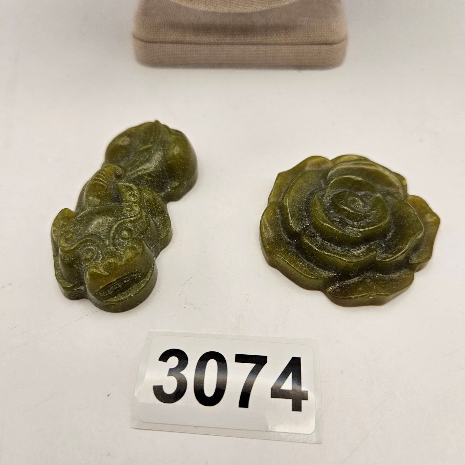 Other CHINESE CARVED GREEN JADE PENDANT NECKLACE TASSEL FOO DOG Size ONE SIZE - 3 Thumbnail