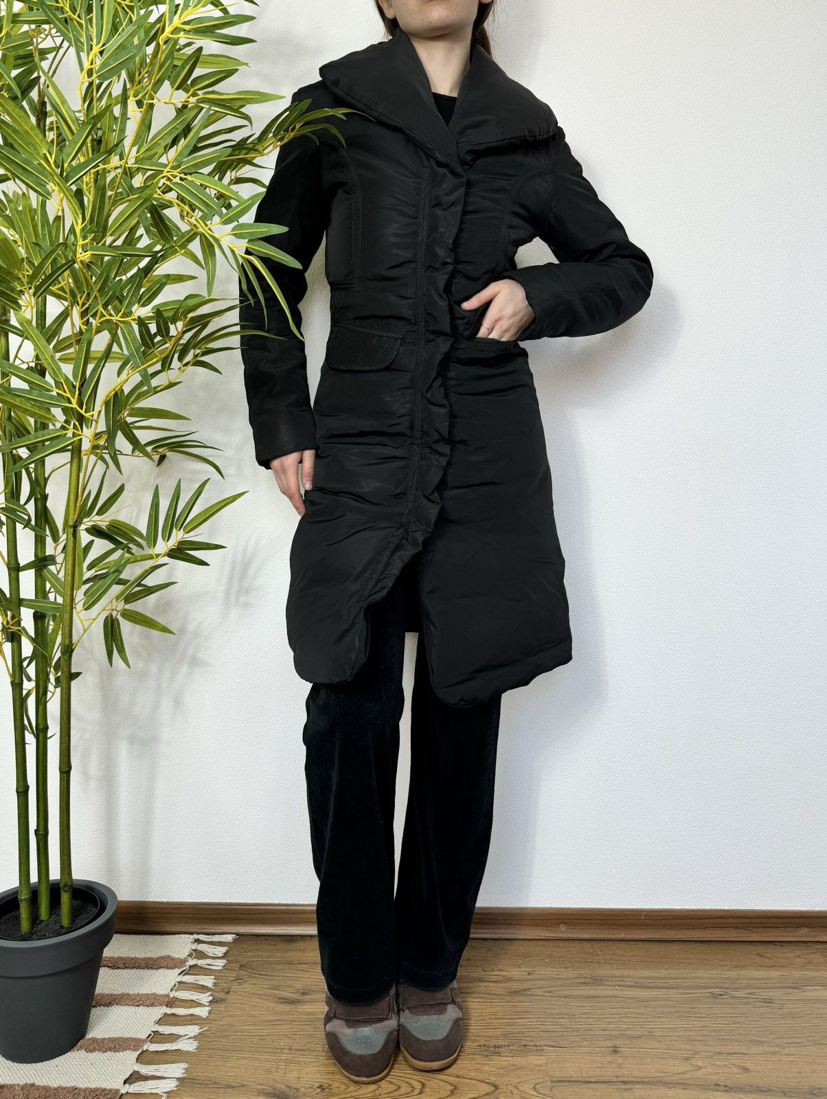 Versace × Vintage VINTAGE VERSACE SPORT 2000s MIDI DOWN PUFFER JACKET Size XS / US 0-2 / IT 36-38 - 4 Thumbnail