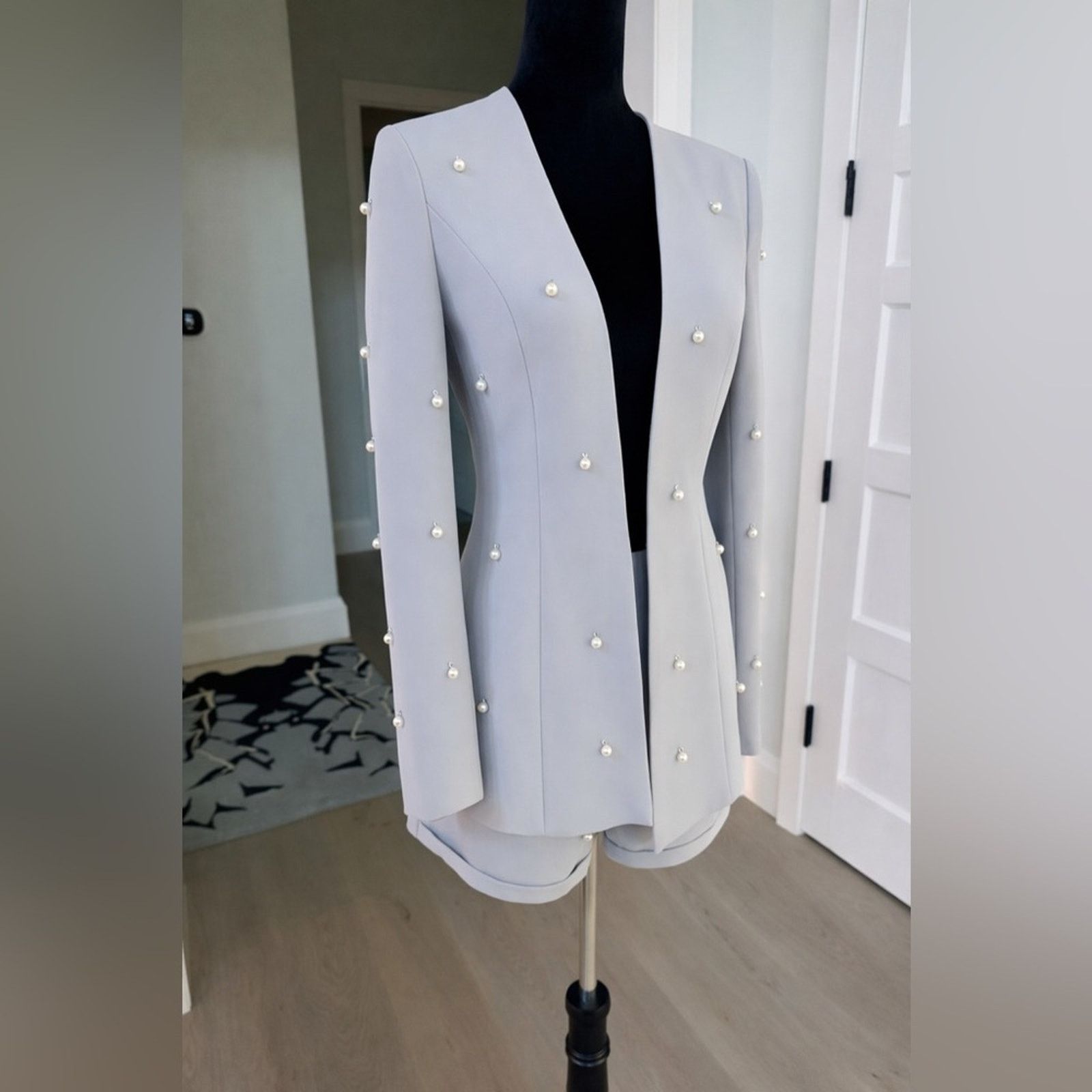 Other Y2K Light Gray Women's Blazer with Pearls and shorts size M Size M / US 6-8 / IT 42-44 - 3 Thumbnail
