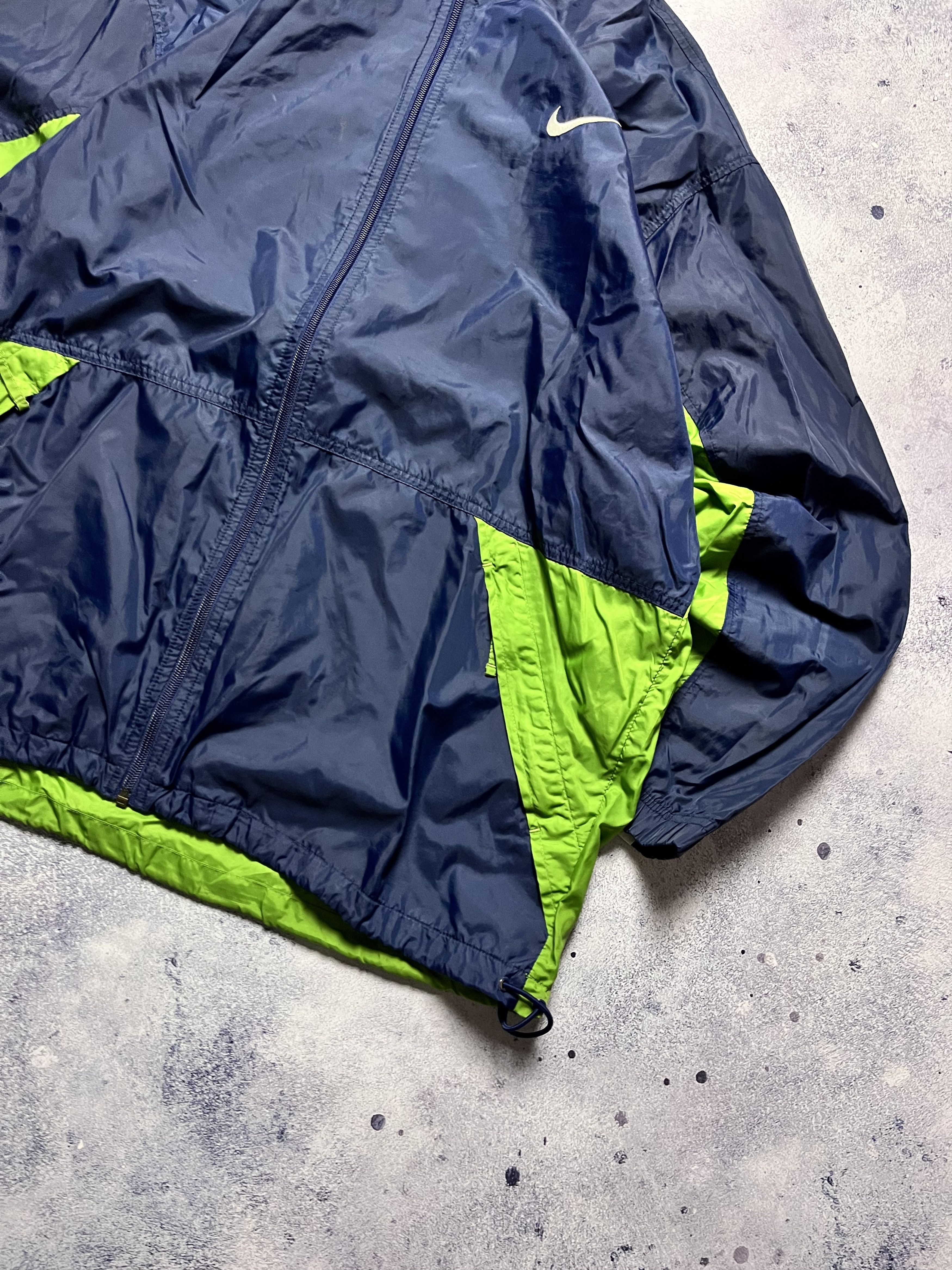 Nike Nike 90's Vintage Oversize Big Logo Windbreaker Light Jacket Size US L / EU 52-54 / 3 - 3 Thumbnail