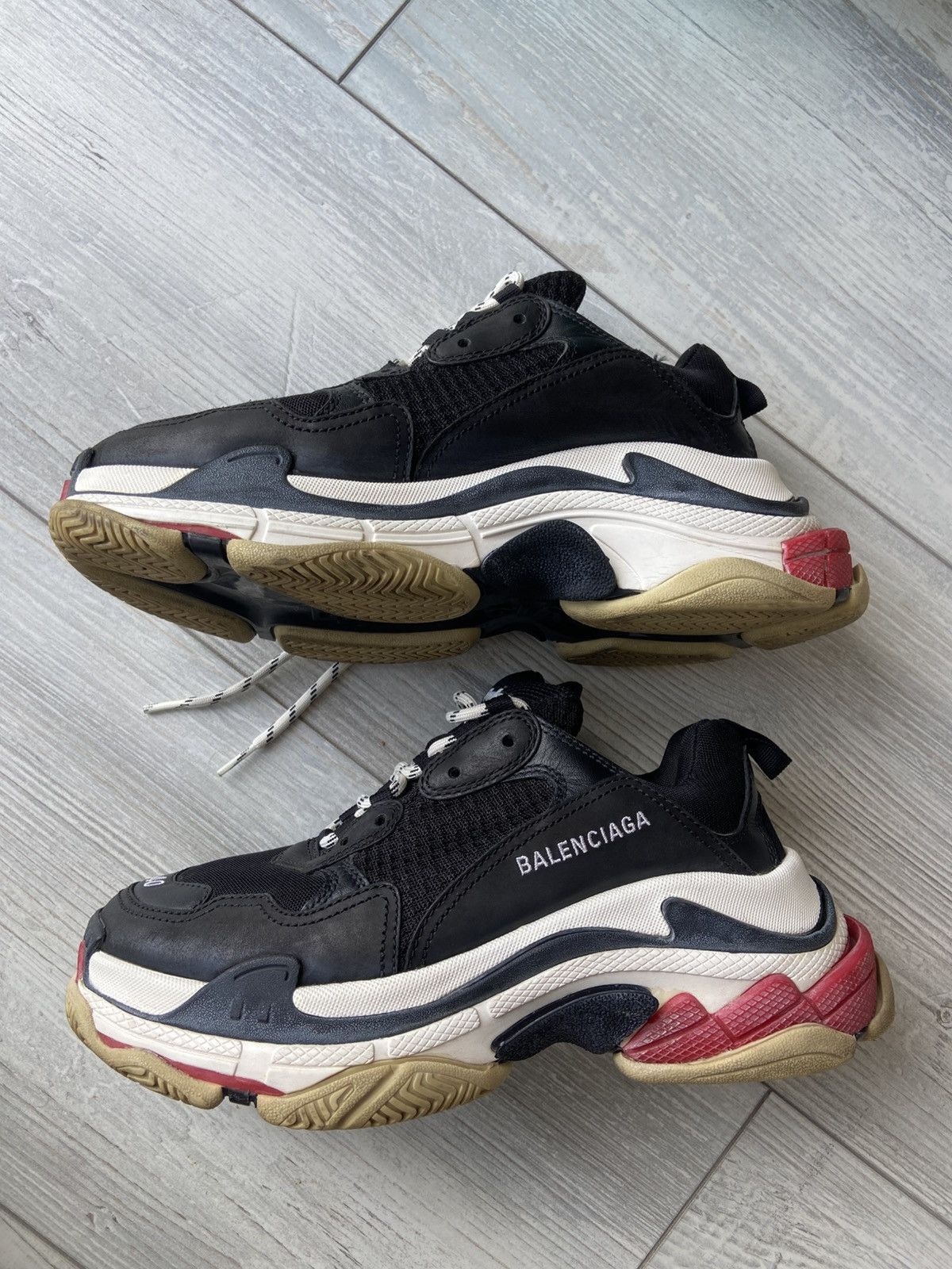 Balenciaga Balenciaga Triple S Sneakers Size US 7 / EU 40 - 1 Thumbnail