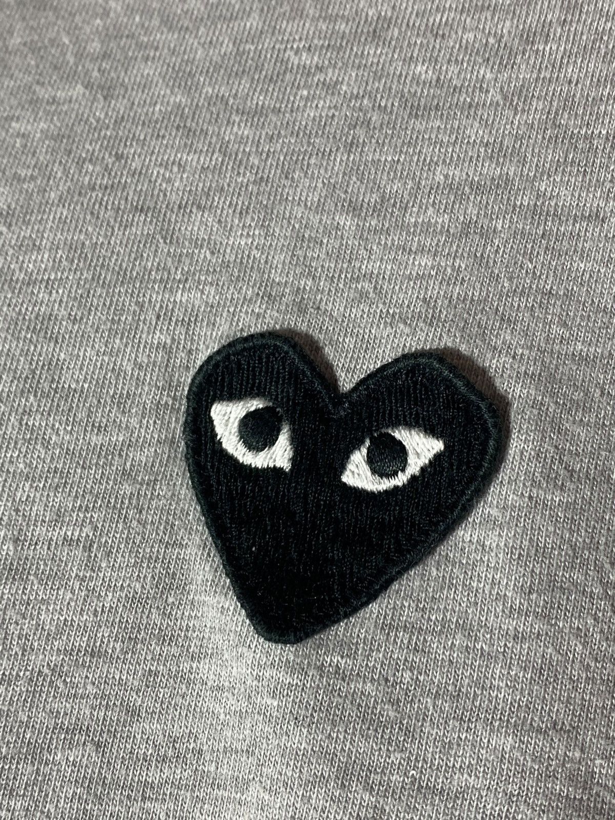 Comme des Garcons COMME DES GARÇONS PLAY Gray Heart Patch T-Shirt Size US S / EU 44-46 / 1 - 4 Thumbnail