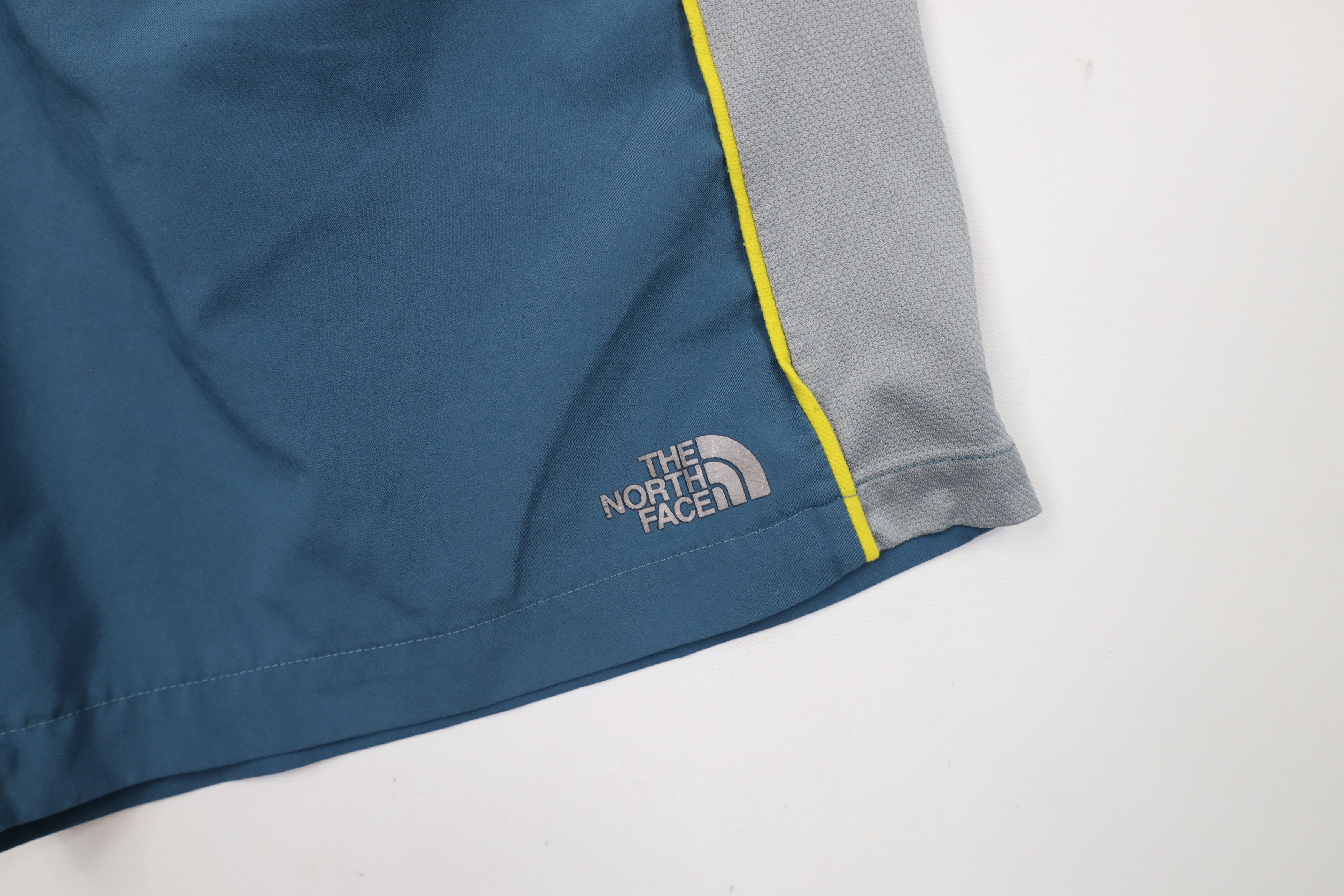 The North Face × Vintage Vintage Y2K The North Face Reflective Above Knee Shorts Size US 32 / EU 48 - 5 Thumbnail